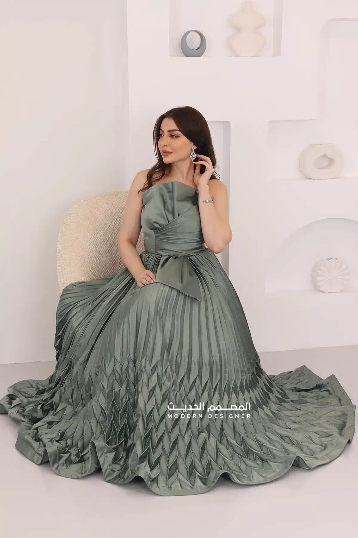 فستان سهرة فخم بفونكة بالصدر