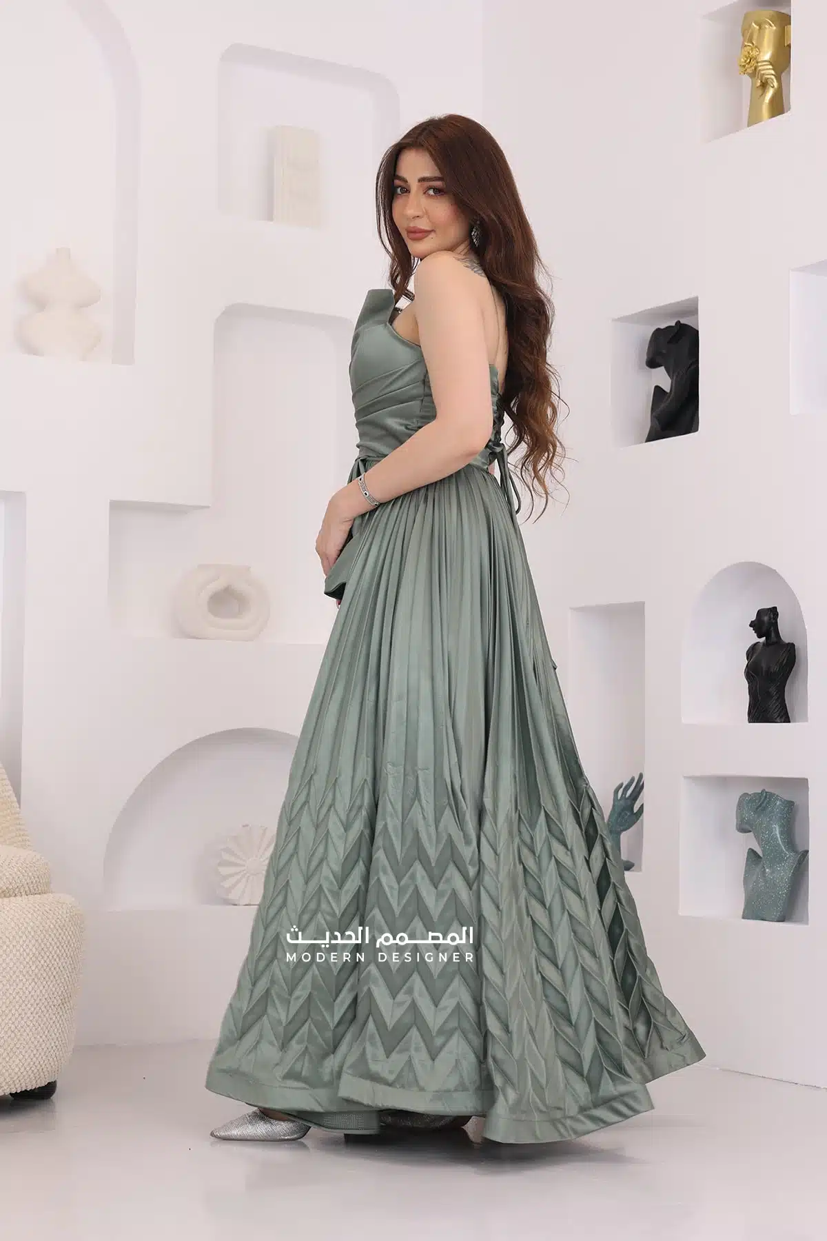 فستان سهرة فخم بفونكة بالصدر