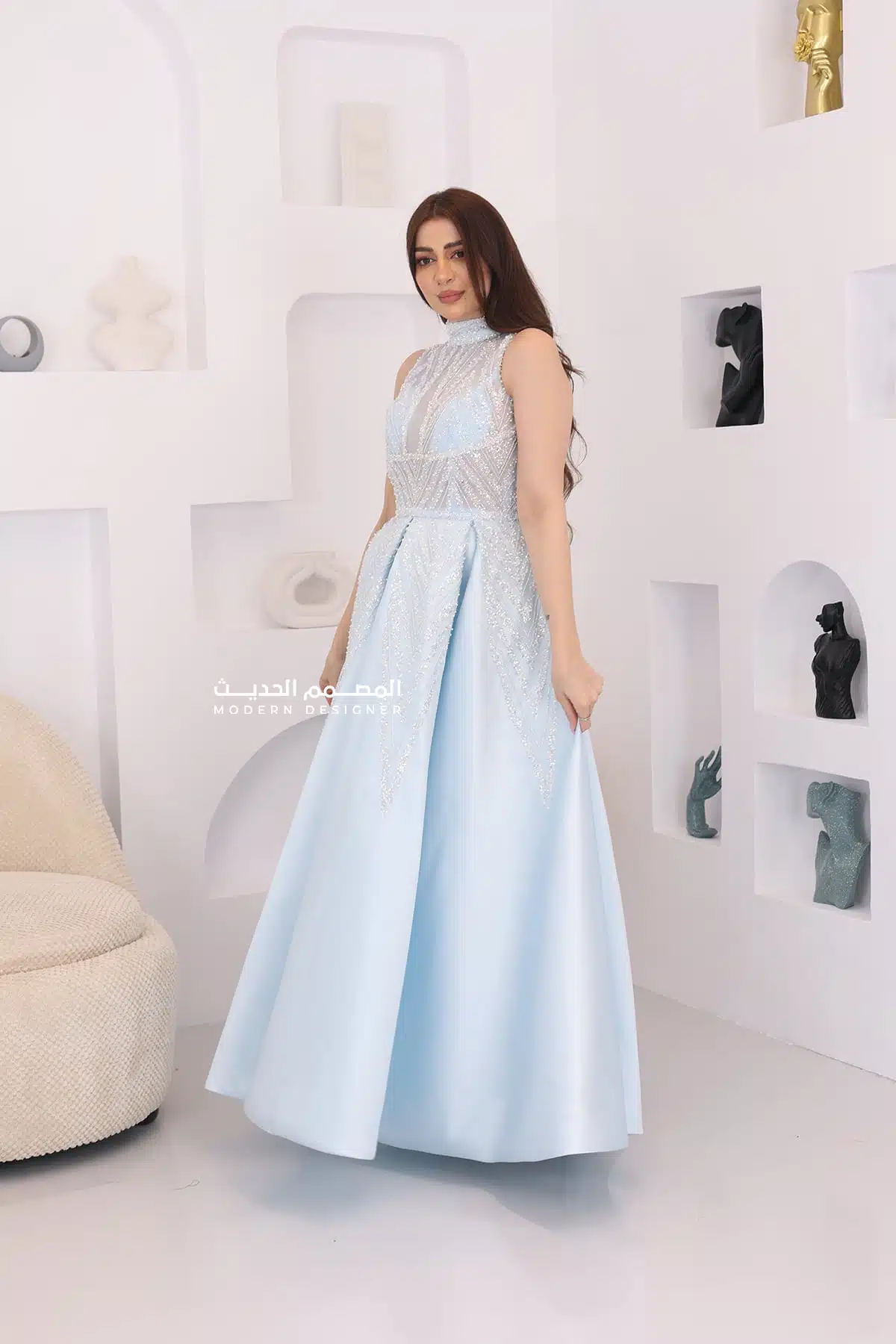 فستان سهرة فخم بياقة عالية