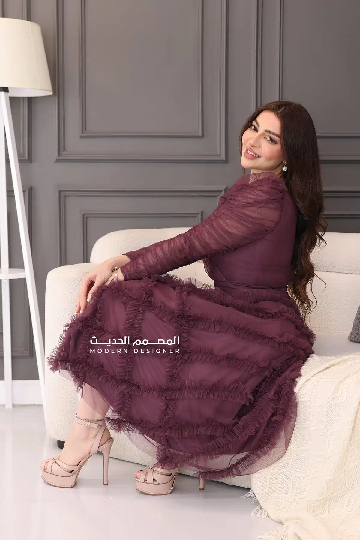 فستان سهرة قصير بتصميم حديث