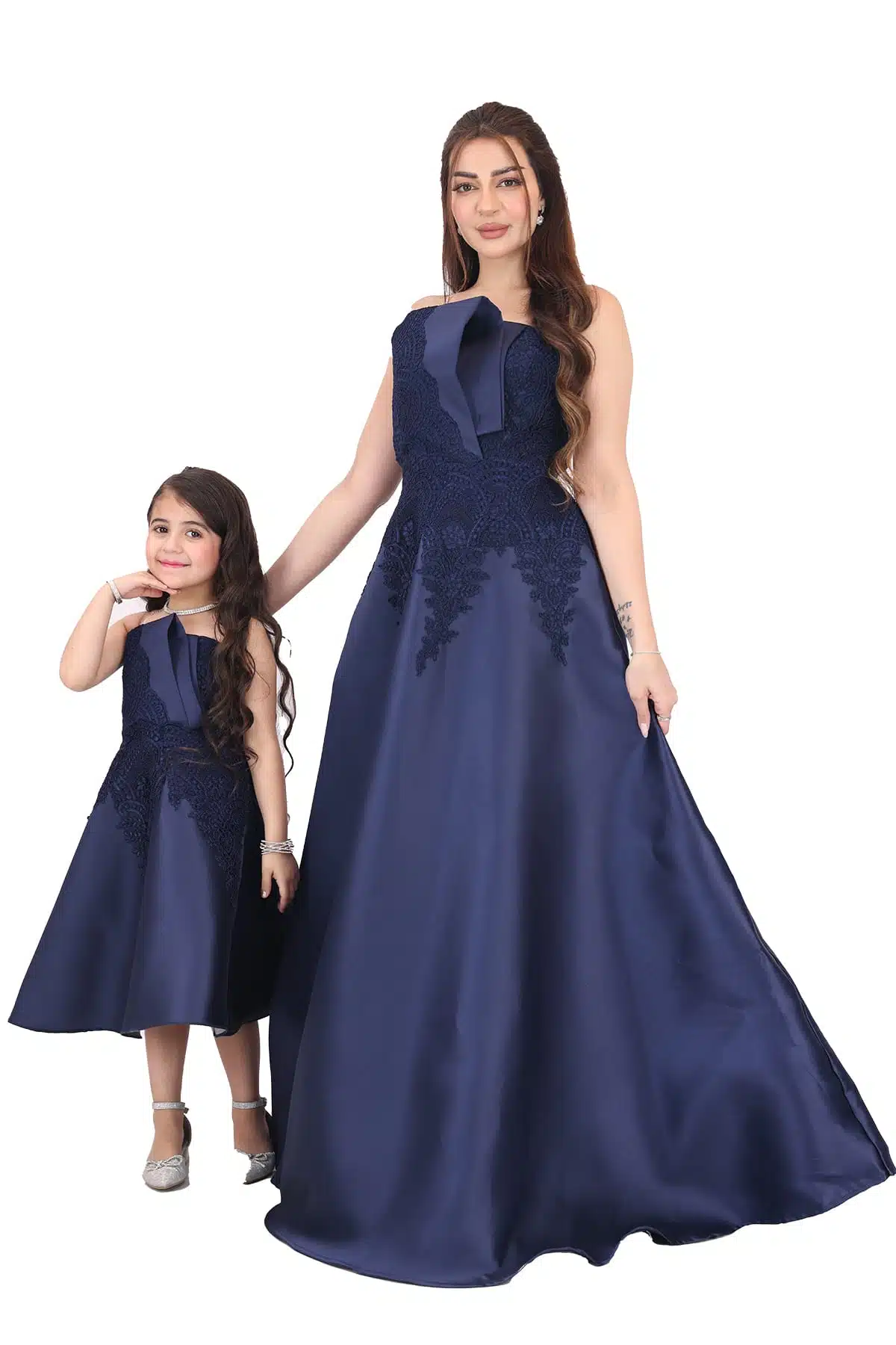 فستان بناتي كحلي بتطريز فخم