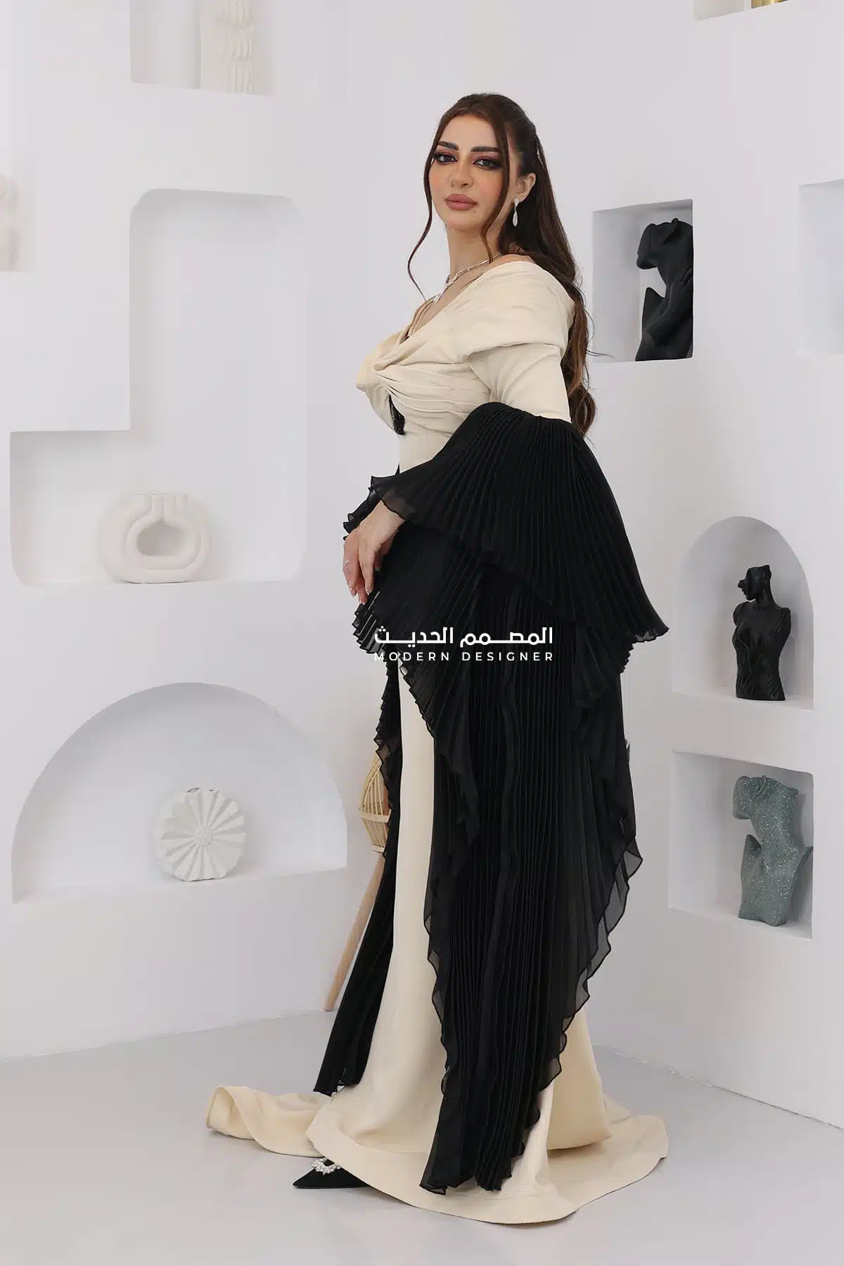 ⁦فستان سهرة باكمام طويلة فخمة⁩ - الصورة ⁦4⁩