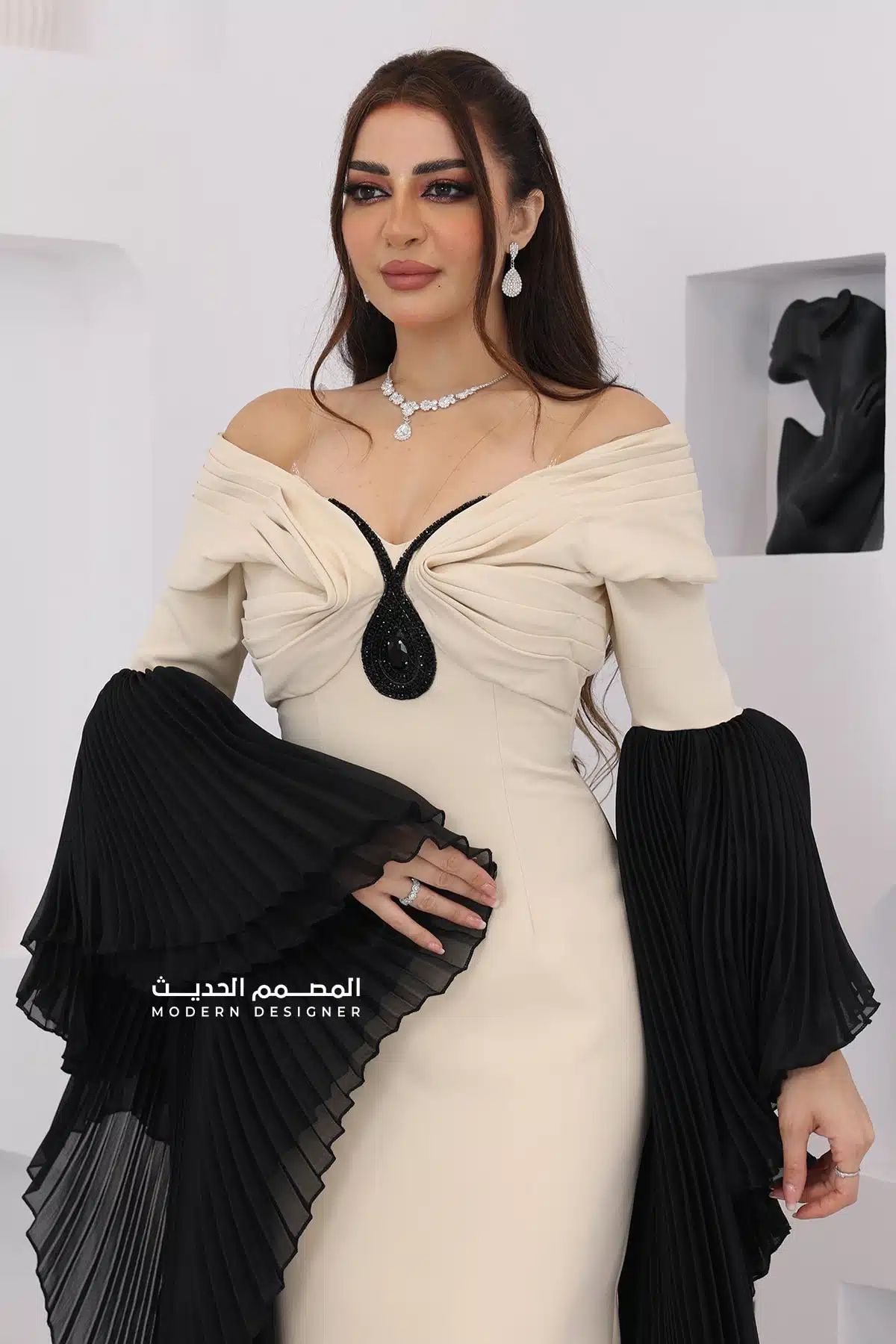 ⁦فستان سهرة باكمام طويلة فخمة⁩ - الصورة ⁦6⁩