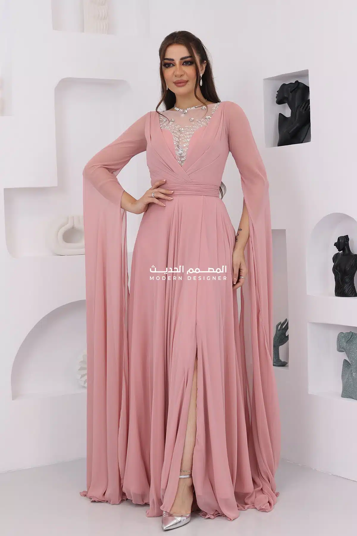 فستان سهرة بأكمام منديل راقية فستان سهرة بأكمام منديل راقية