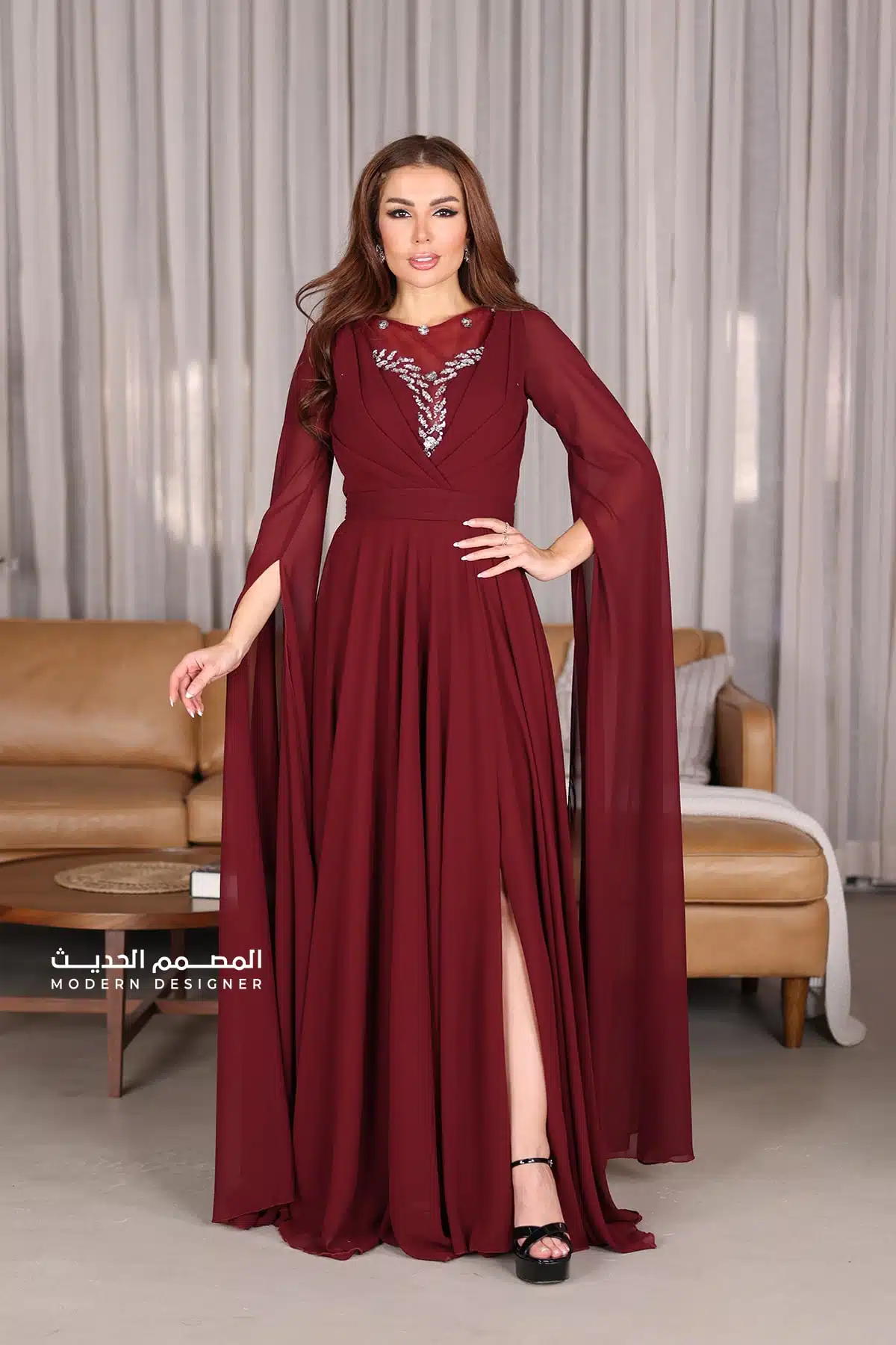 فستان سهرة بأكمام منديل راقية فستان سهرة بأكمام منديل راقية