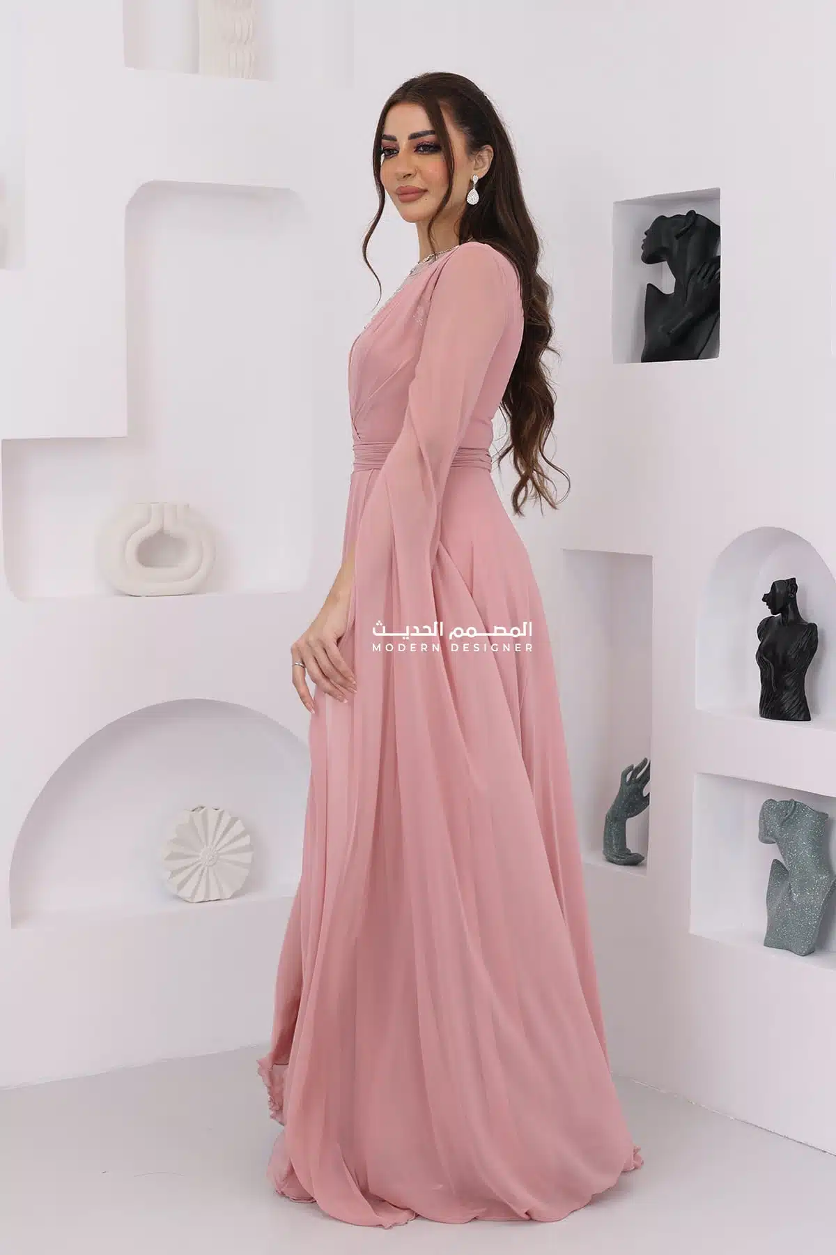 فستان سهرة بأكمام منديل راقية فستان سهرة بأكمام منديل راقية