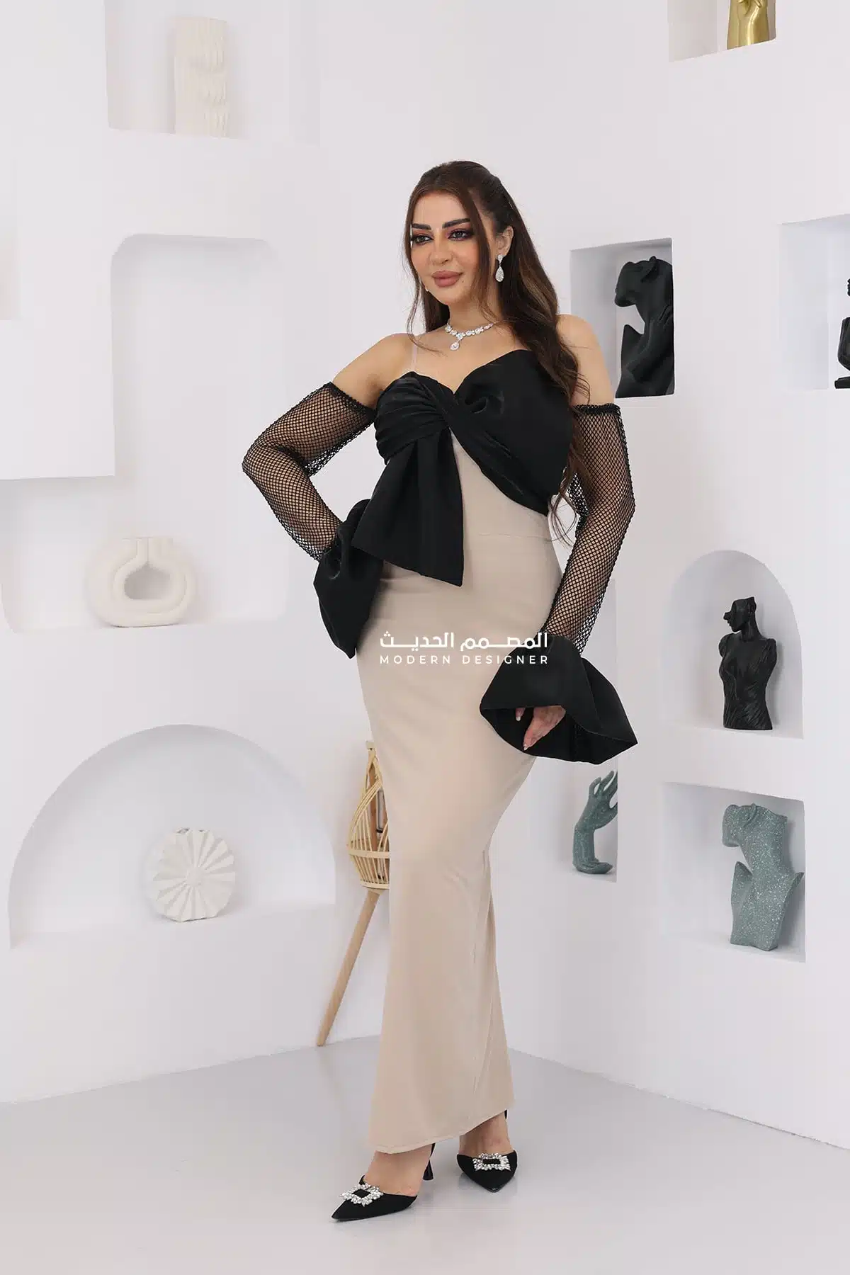 فستان سهرة بفيونكة راقية على الصدر فستان سهرة بفيونكة راقية على الصدر