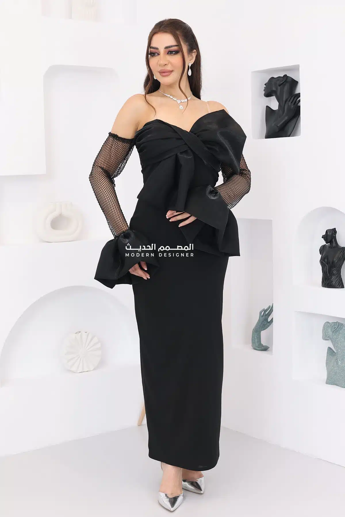 فستان سهرة بفيونكة راقية على الصدر فستان سهرة بفيونكة راقية على الصدر