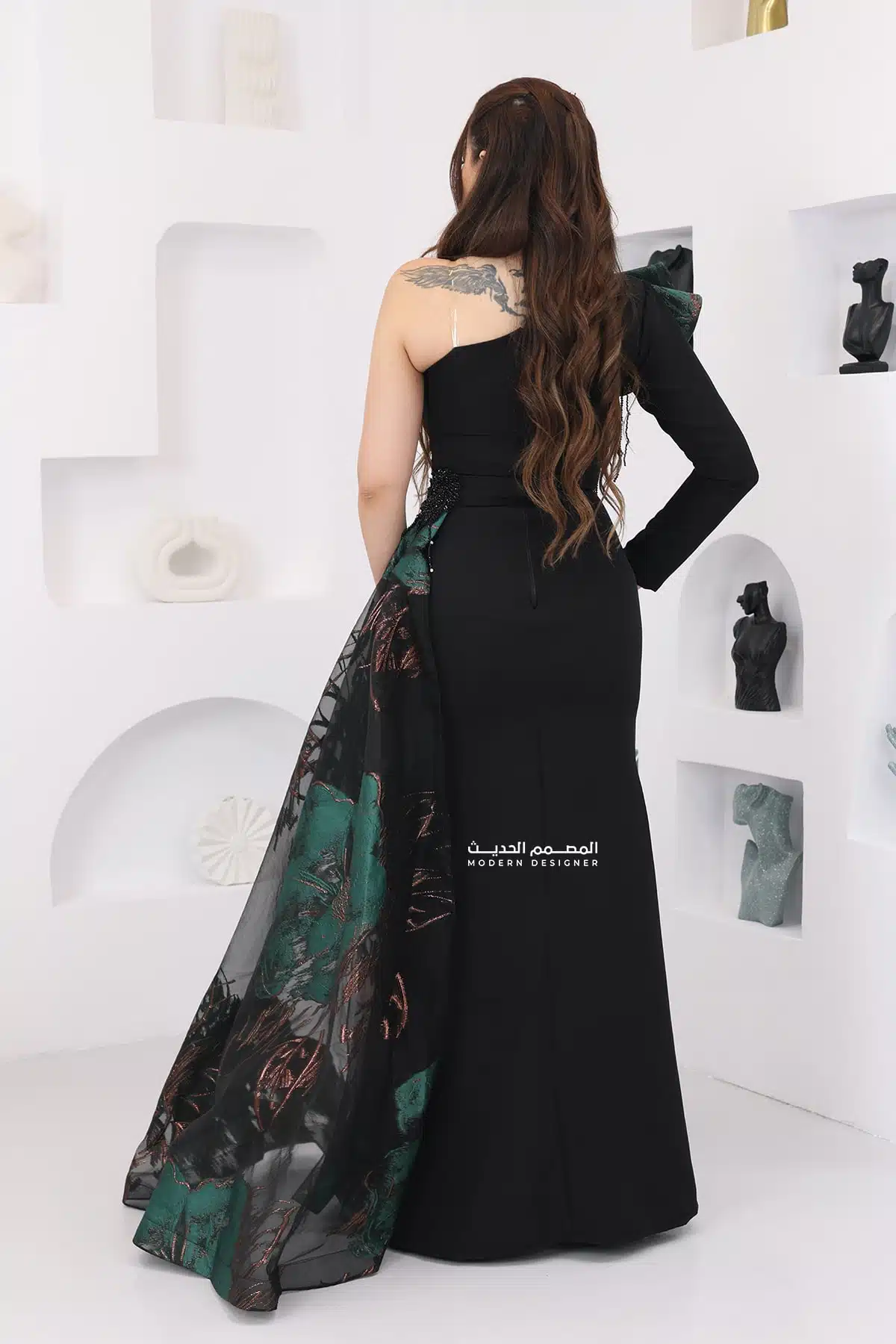 فستان سهرة ملكي بتصميم روماني فستان سهرة ملكي بتصميم روماني