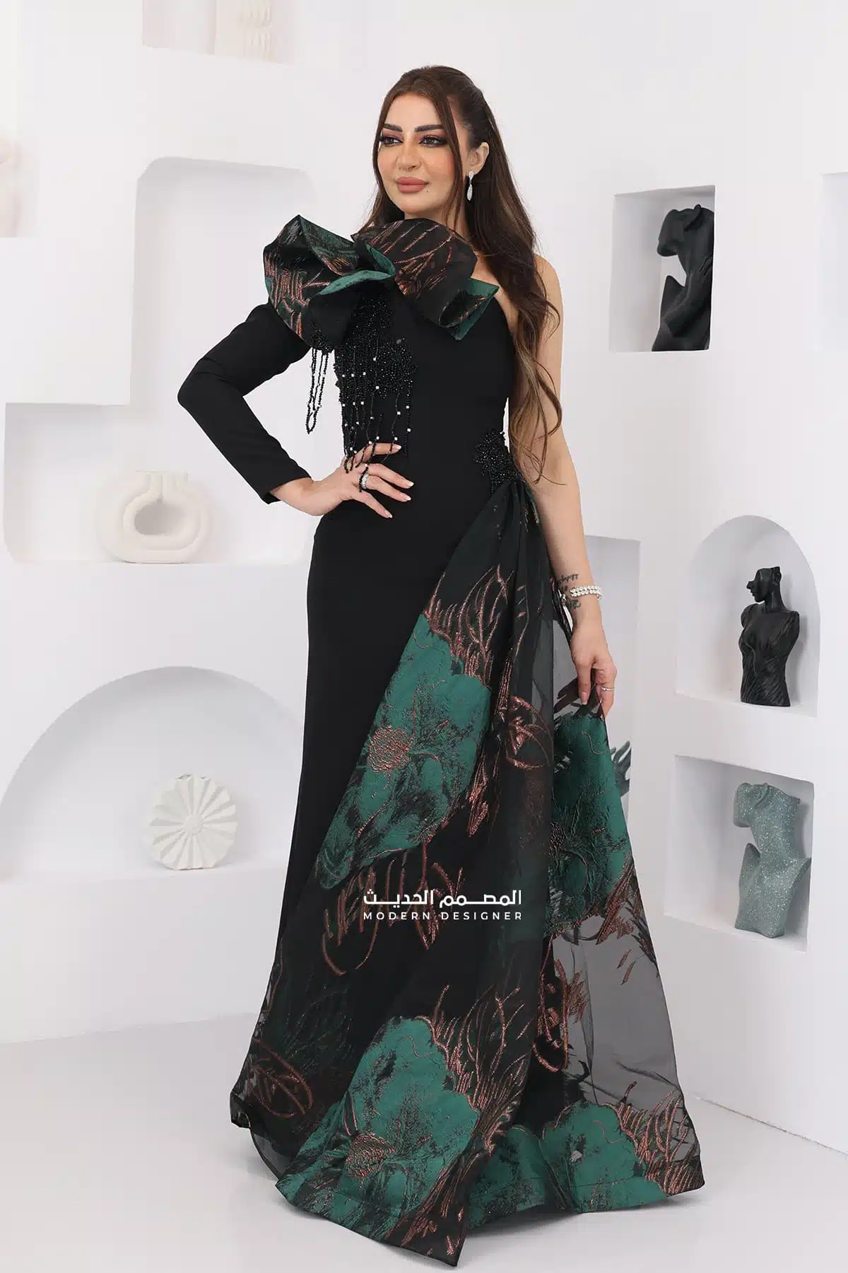 فستان سهرة ملكي بتصميم روماني فستان سهرة ملكي بتصميم روماني