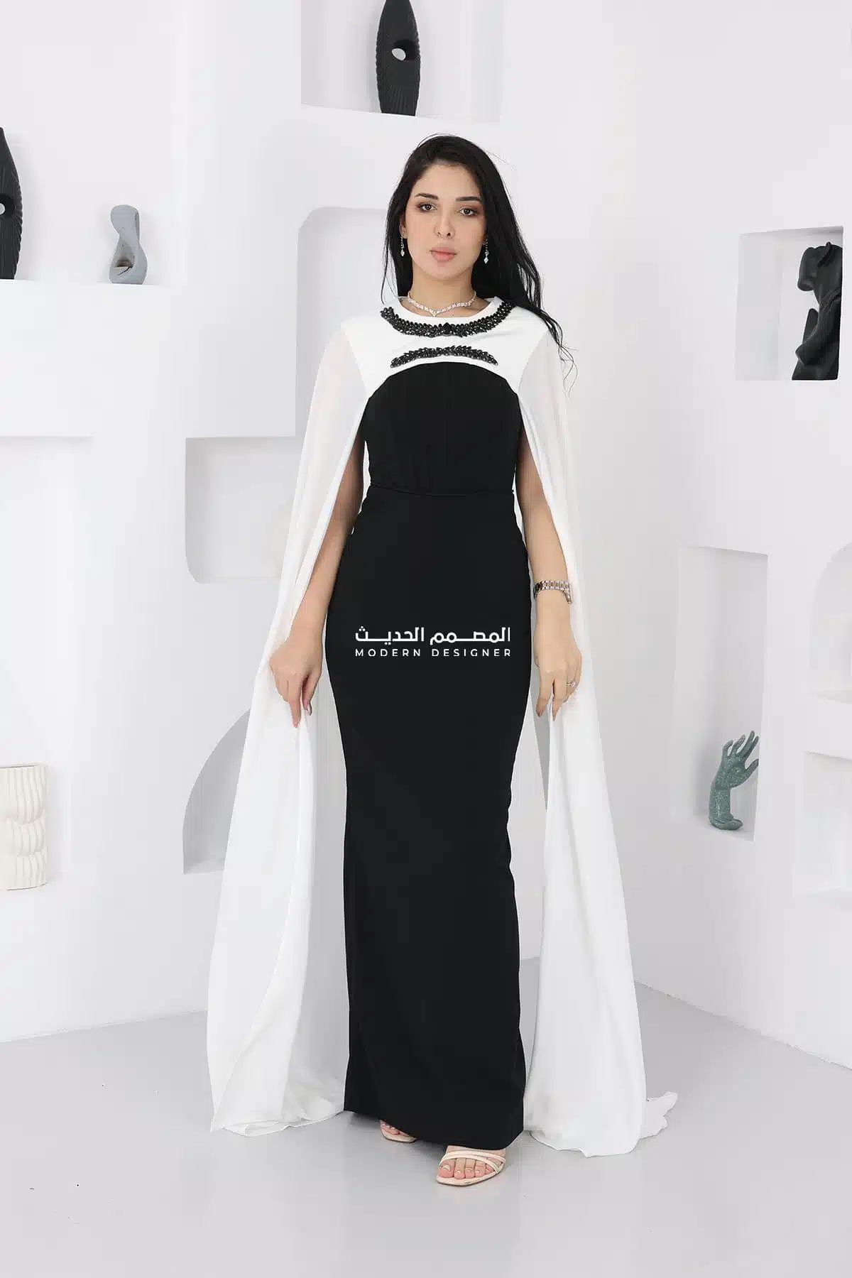 فستان سهرة ناعم بأكمام طويلة فستان سهرة ناعم بأكمام طويلة