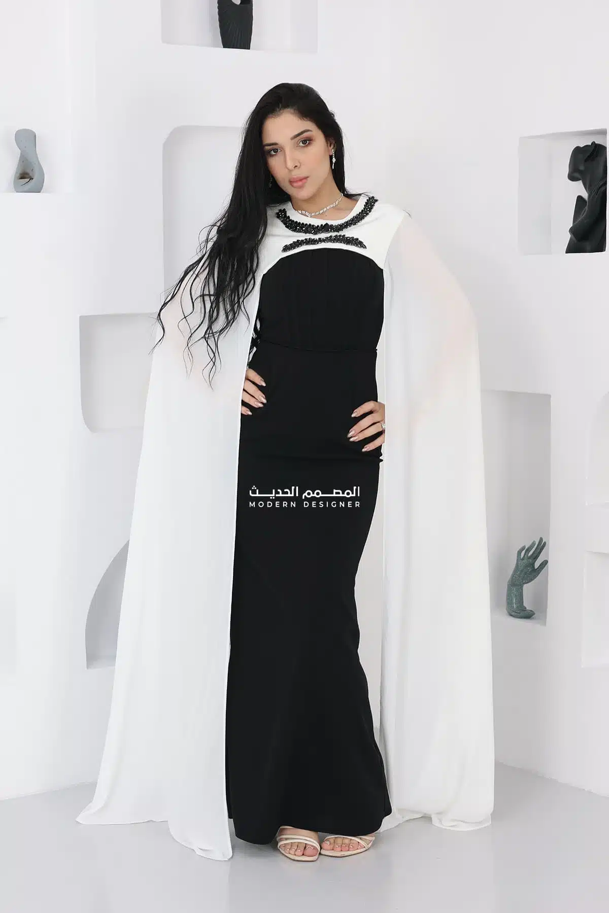 فستان سهرة ناعم بأكمام طويلة فستان سهرة ناعم بأكمام طويلة