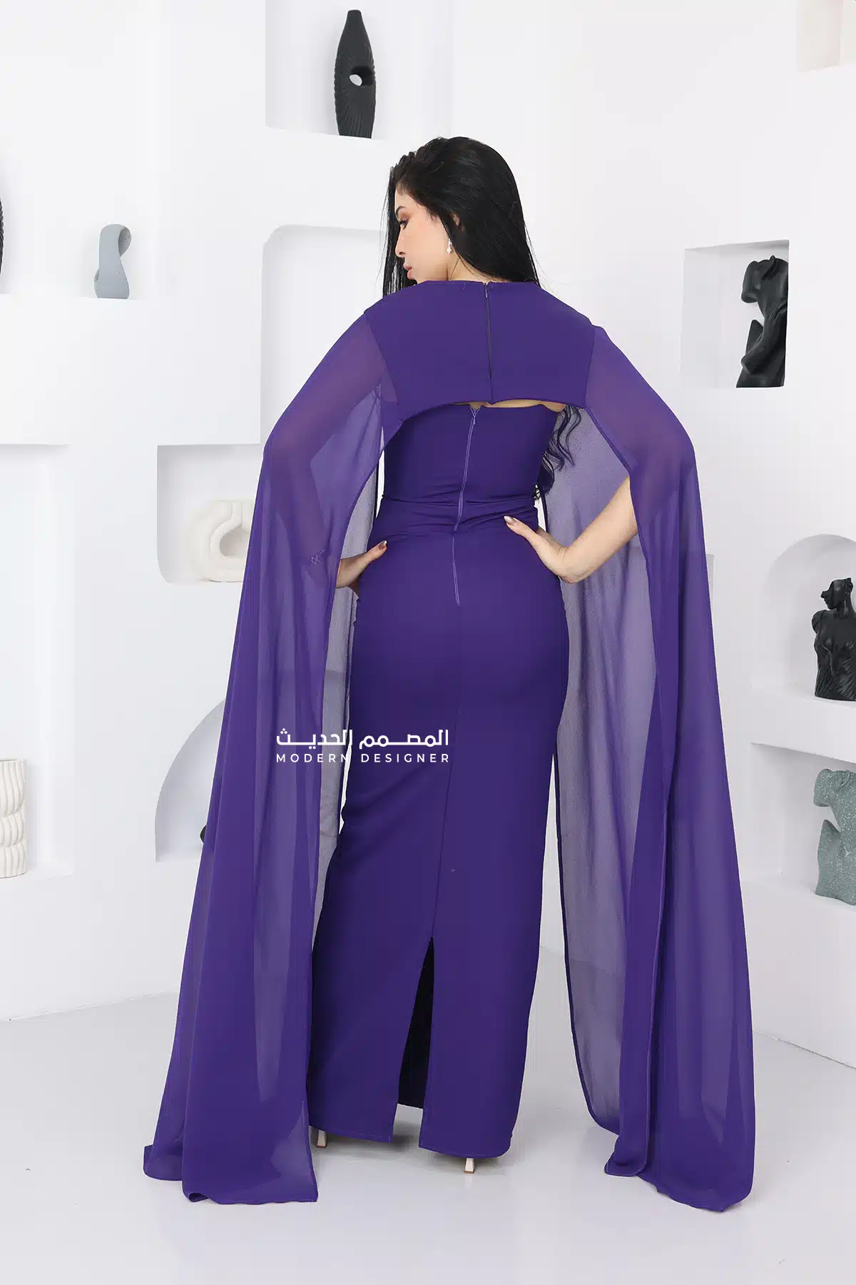 فستان سهرة ناعم بأكمام طويلة فستان سهرة ناعم بأكمام طويلة