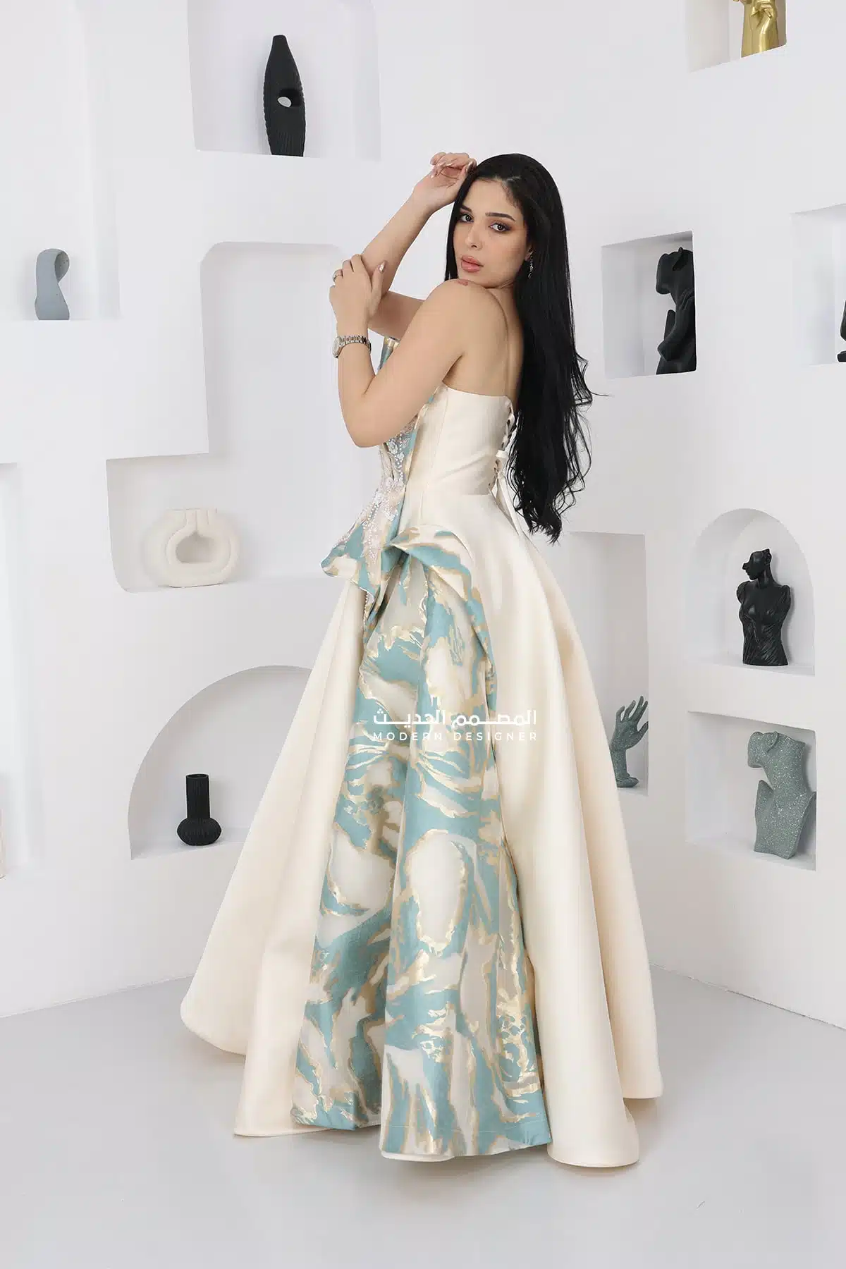 فستان سواريه بفيونكة مطرزة فخمة