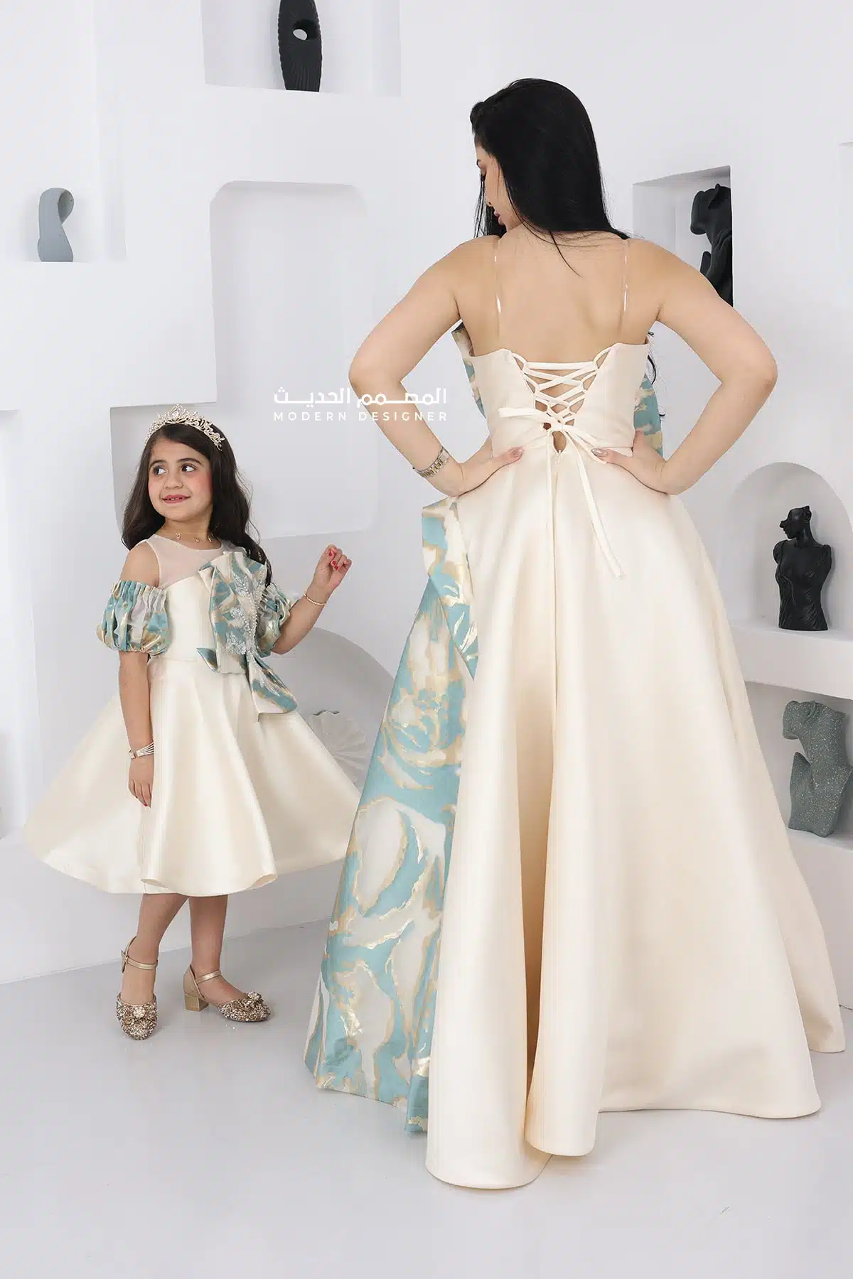 فستان سواريه بفيونكة مطرزة فخمة