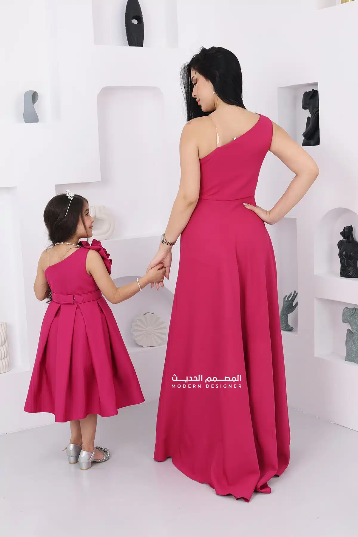 فستان بناتي سواريه بوردة بالكتف فستان بناتي سواريه بوردة بالكتف