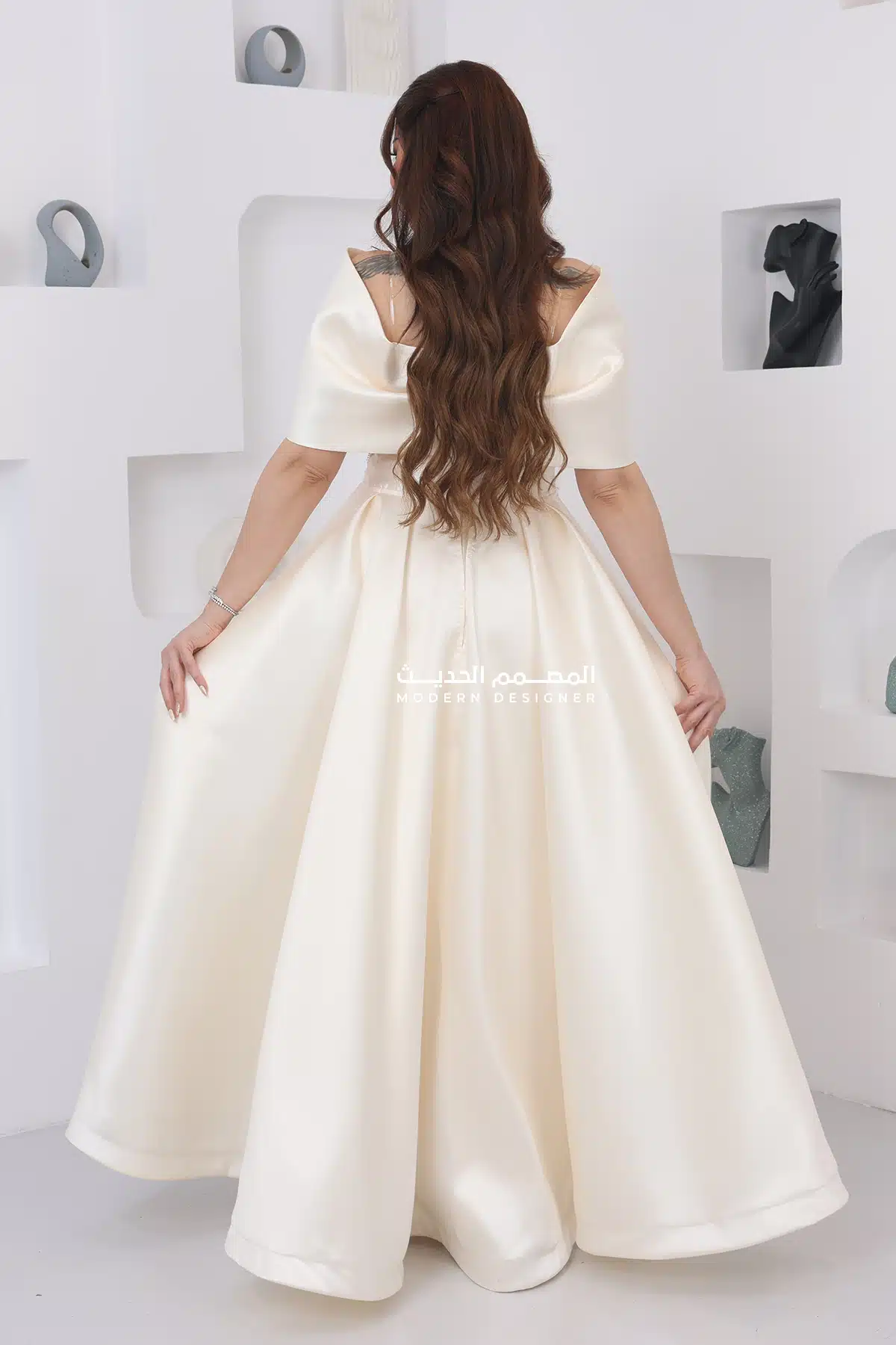 فستان سهرة فاخر بتصميم حديث فستان سهرة فاخر بتصميم حديث