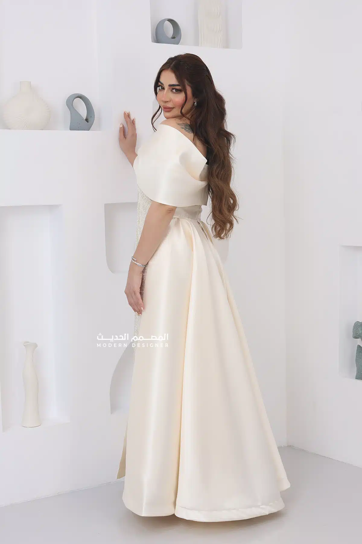 فستان سهرة فاخر بتصميم حديث فستان سهرة فاخر بتصميم حديث