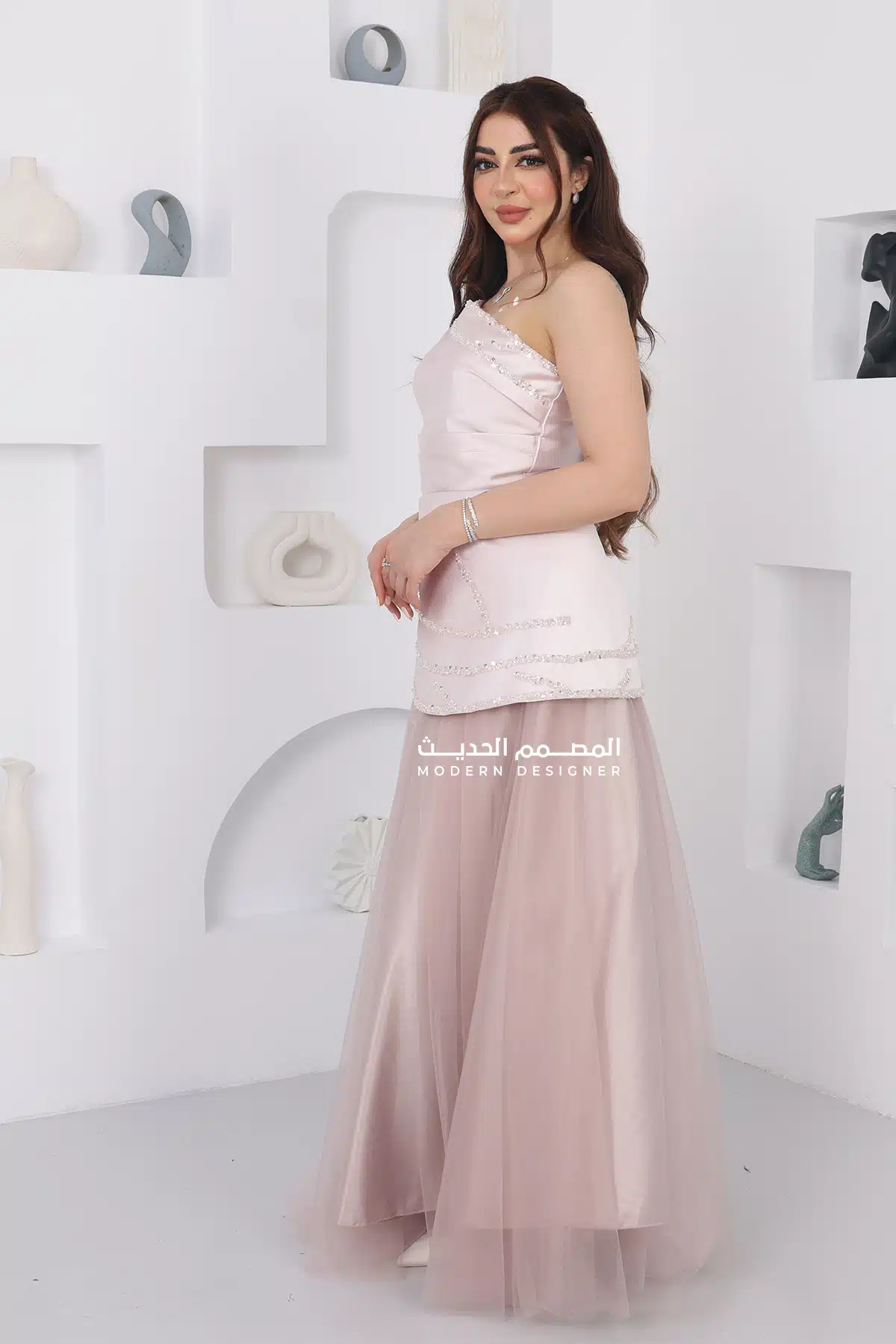 فستان سواريه ملكي انيق فستان سواريه ملكي انيق