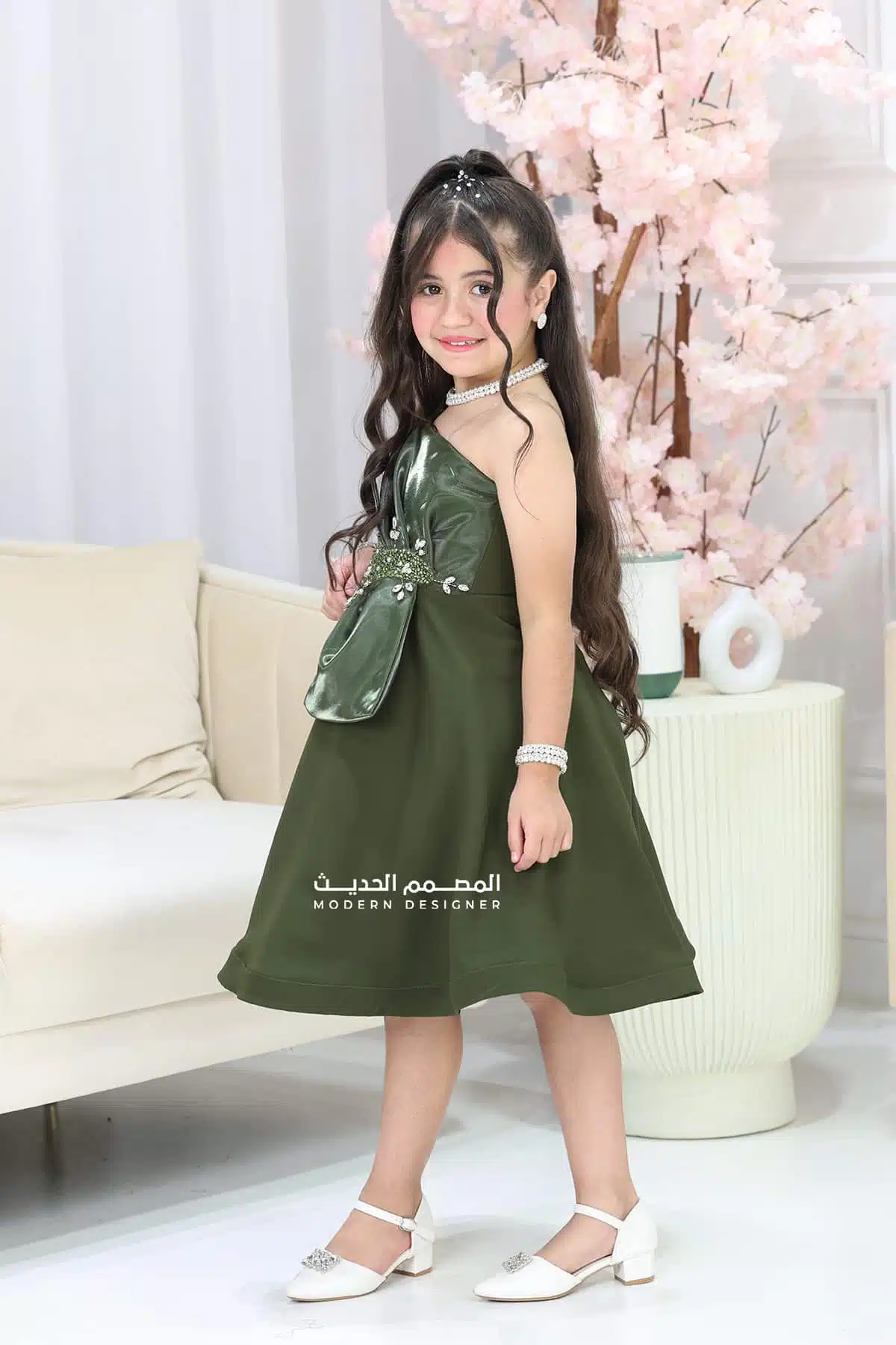 فستان بناتي عصري
