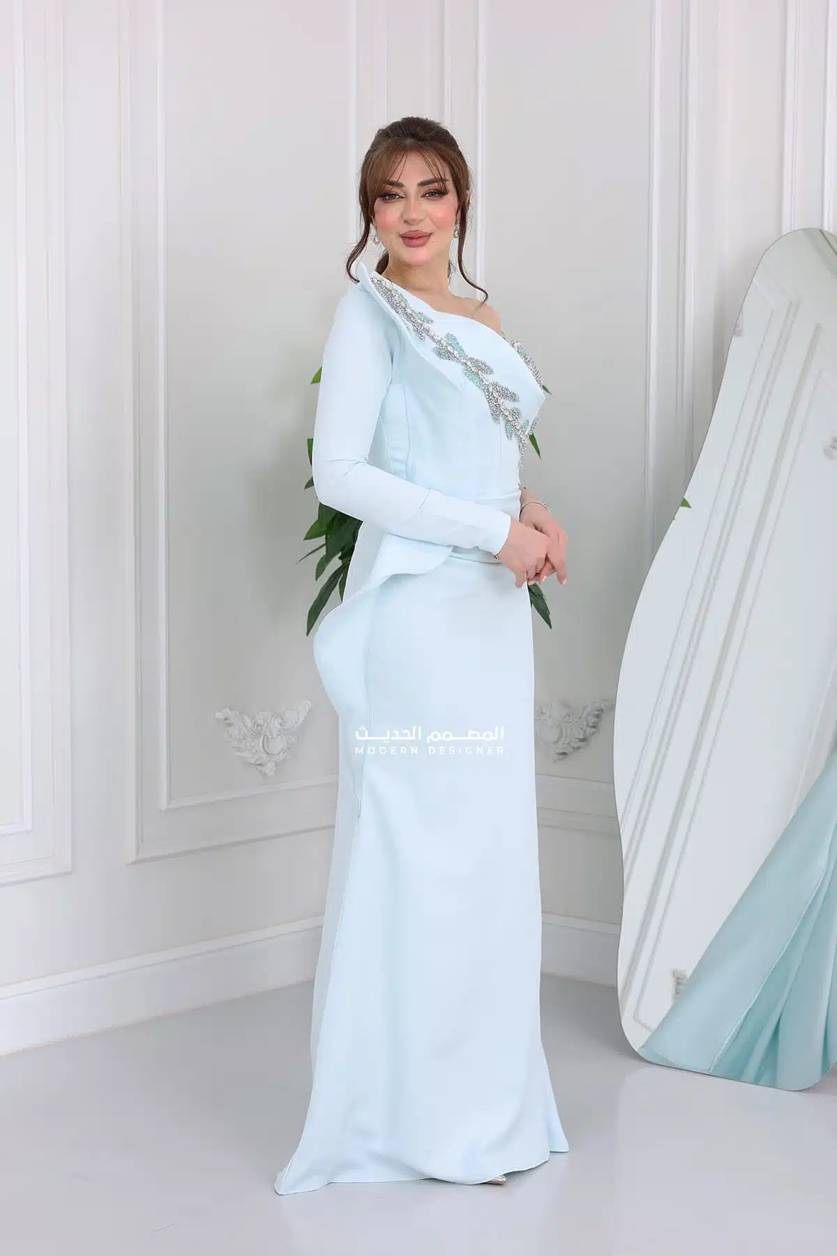 فستان انيق بتصميم راقي