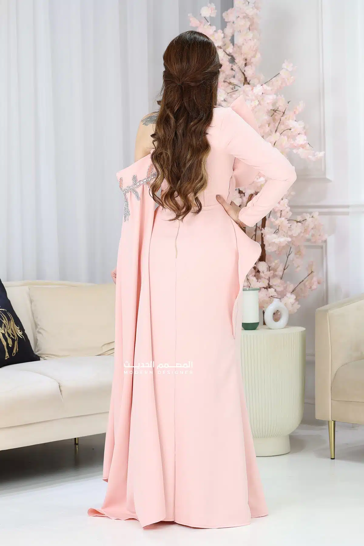 فستان انيق بتصميم راقي