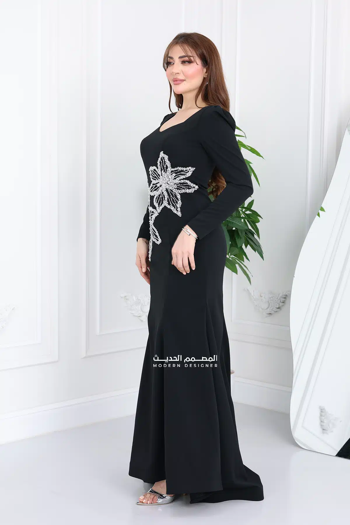 فستان سهرة مطرز أنيق