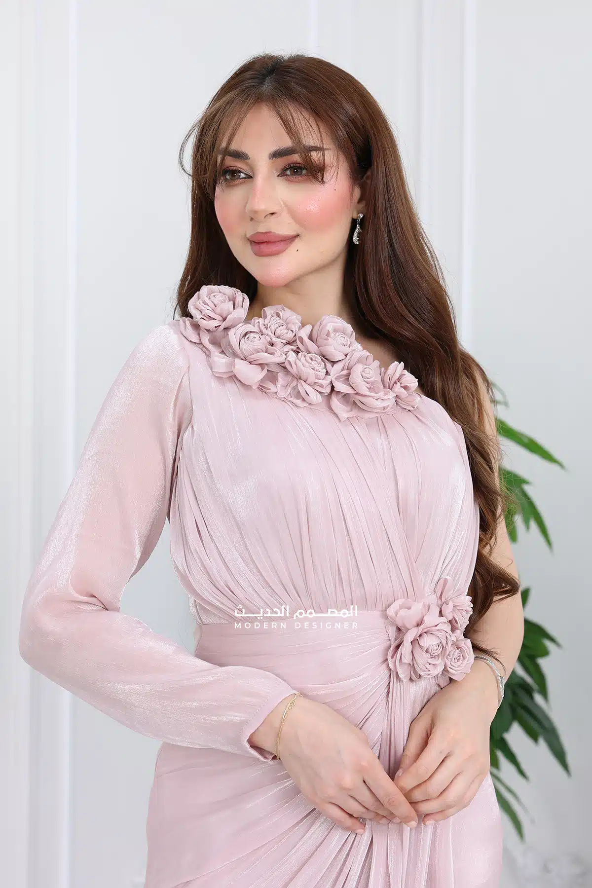 فستان طويل عصري