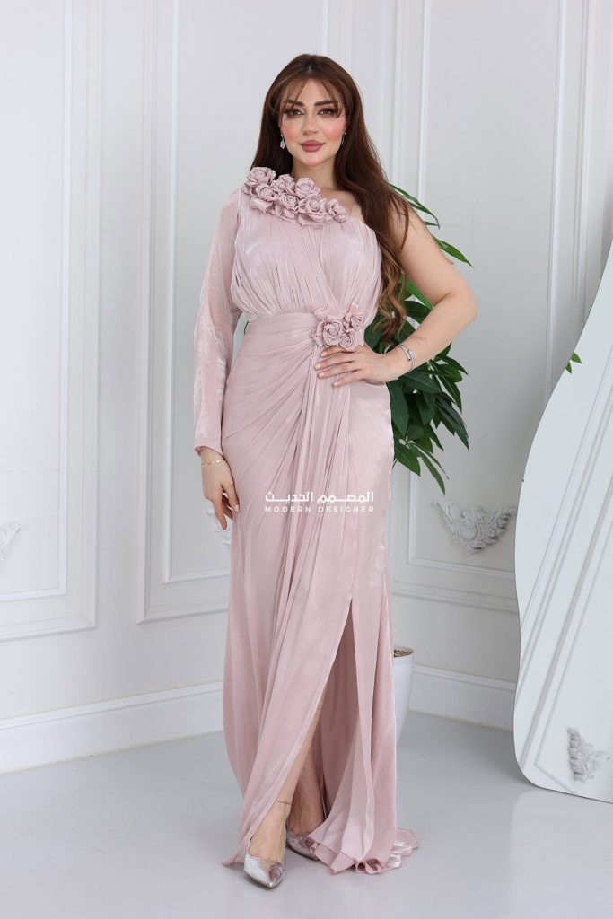 فستان طويل عصري