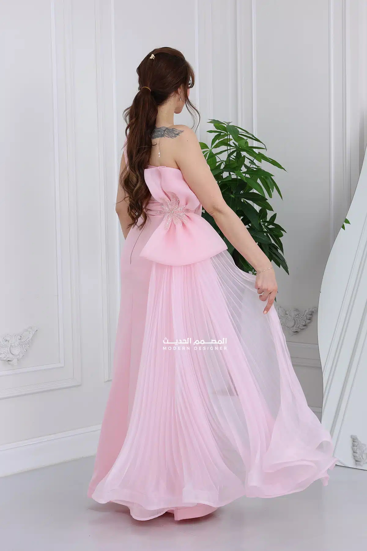 فستان كلاسيكي فاخر