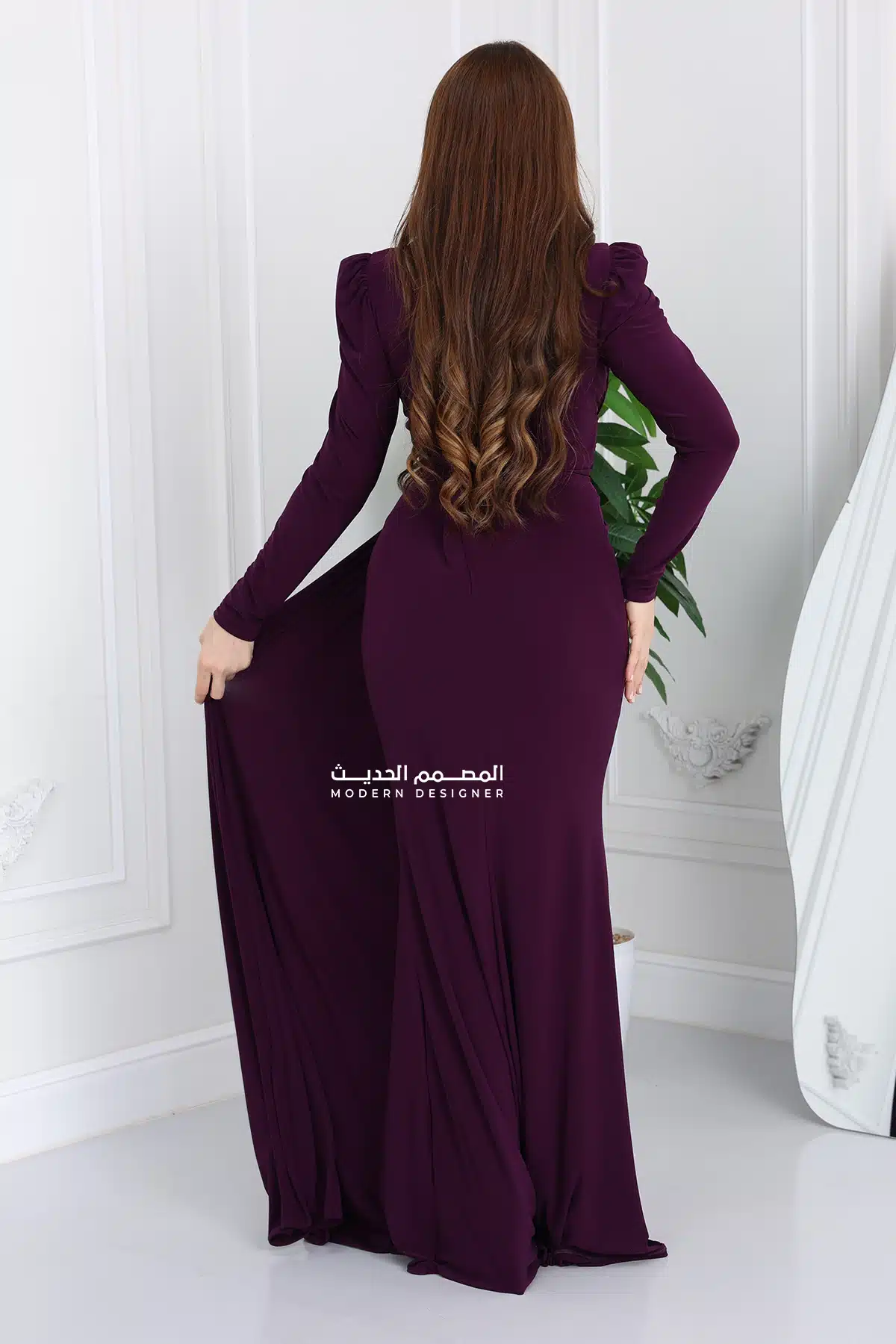 فستان ناعم مطرز أنيق