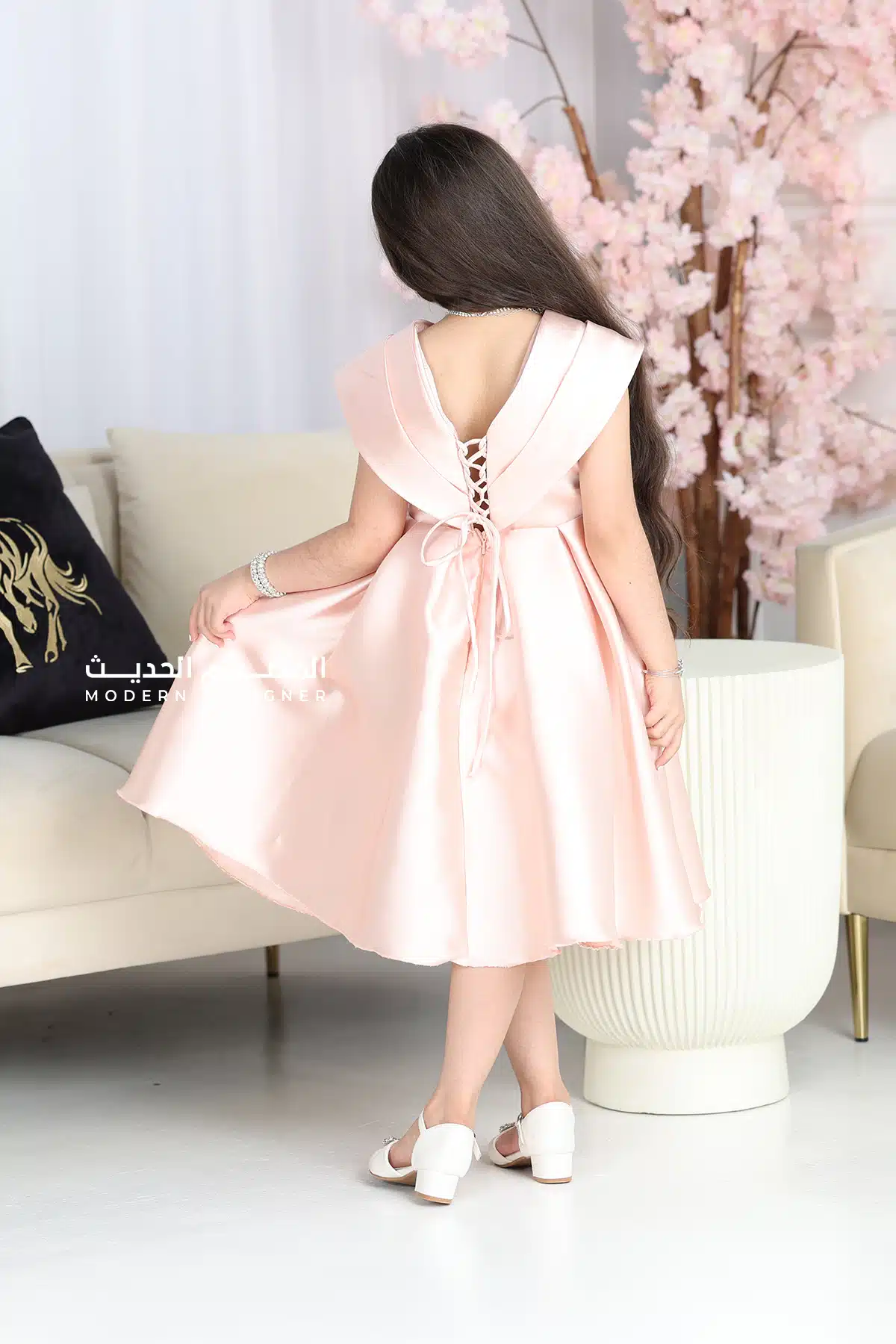 فستان بناتي بتصميم حديث