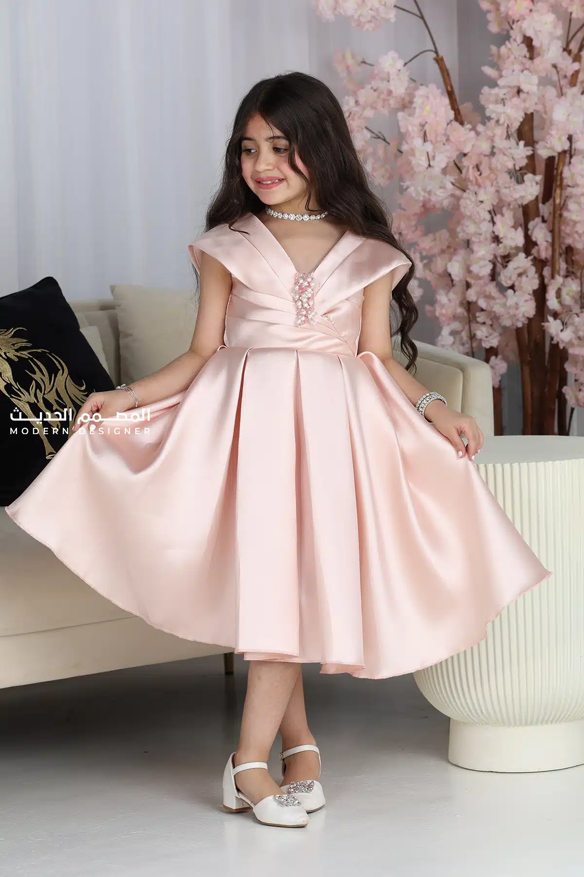 فستان بناتي بتصميم حديث
