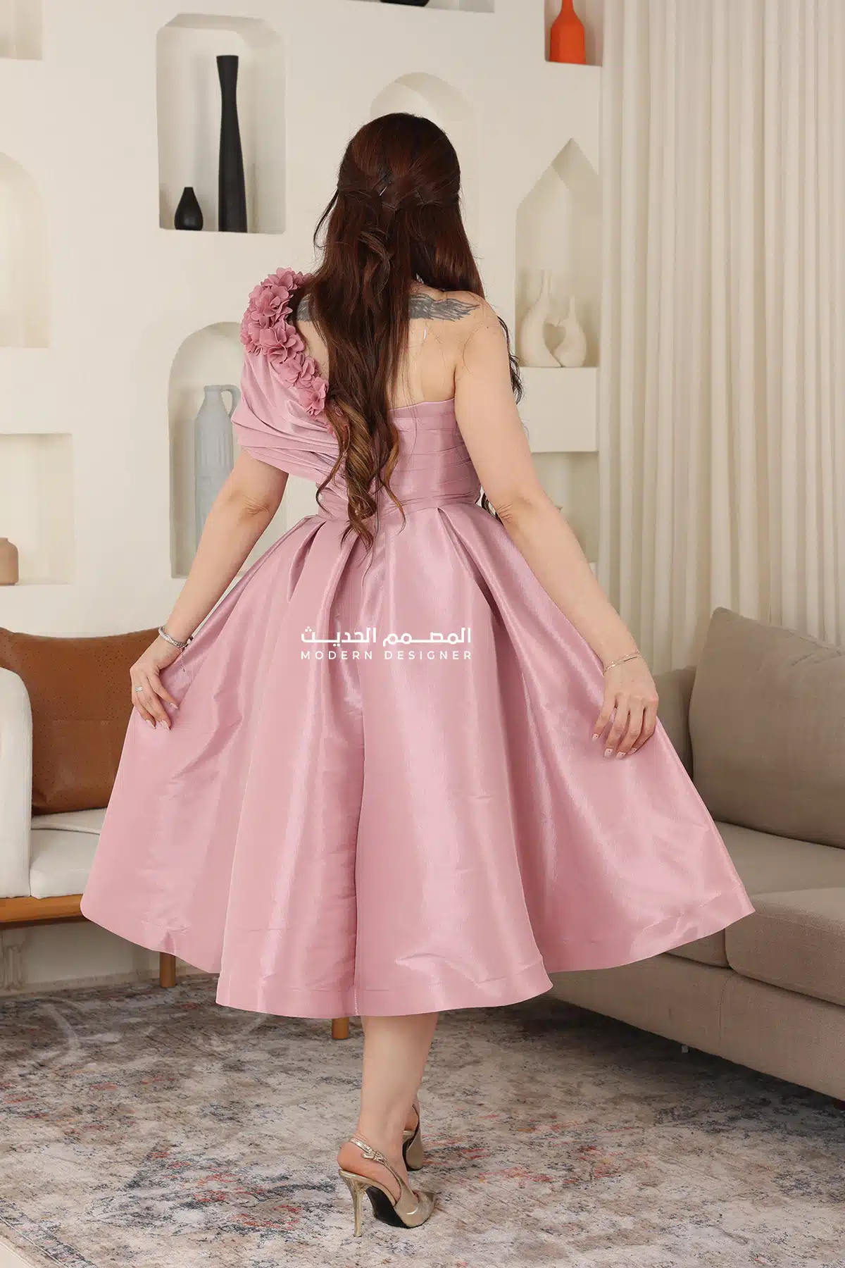 فستان ميدي بتصميم فخم