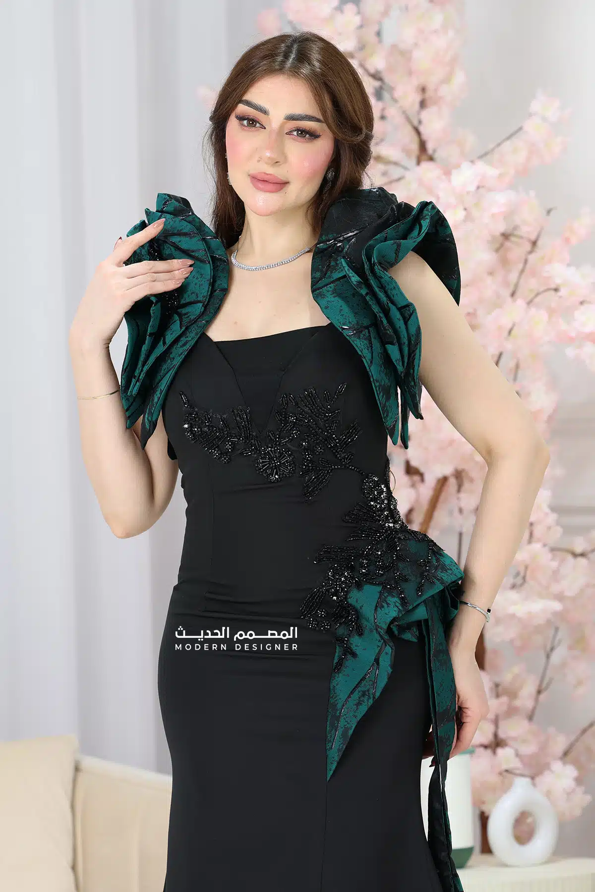 فستان سهرة بتصميم انيق