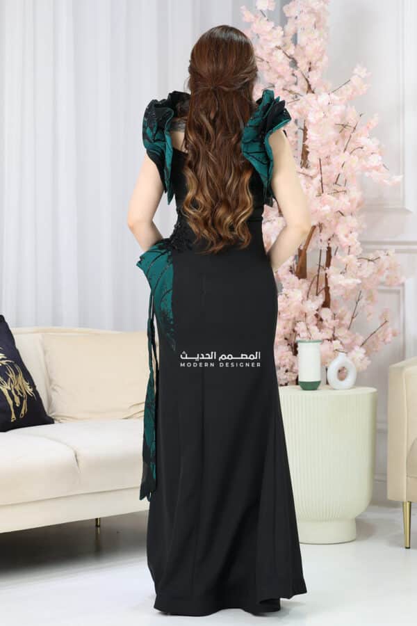 فستان سهرة بتصميم انيق