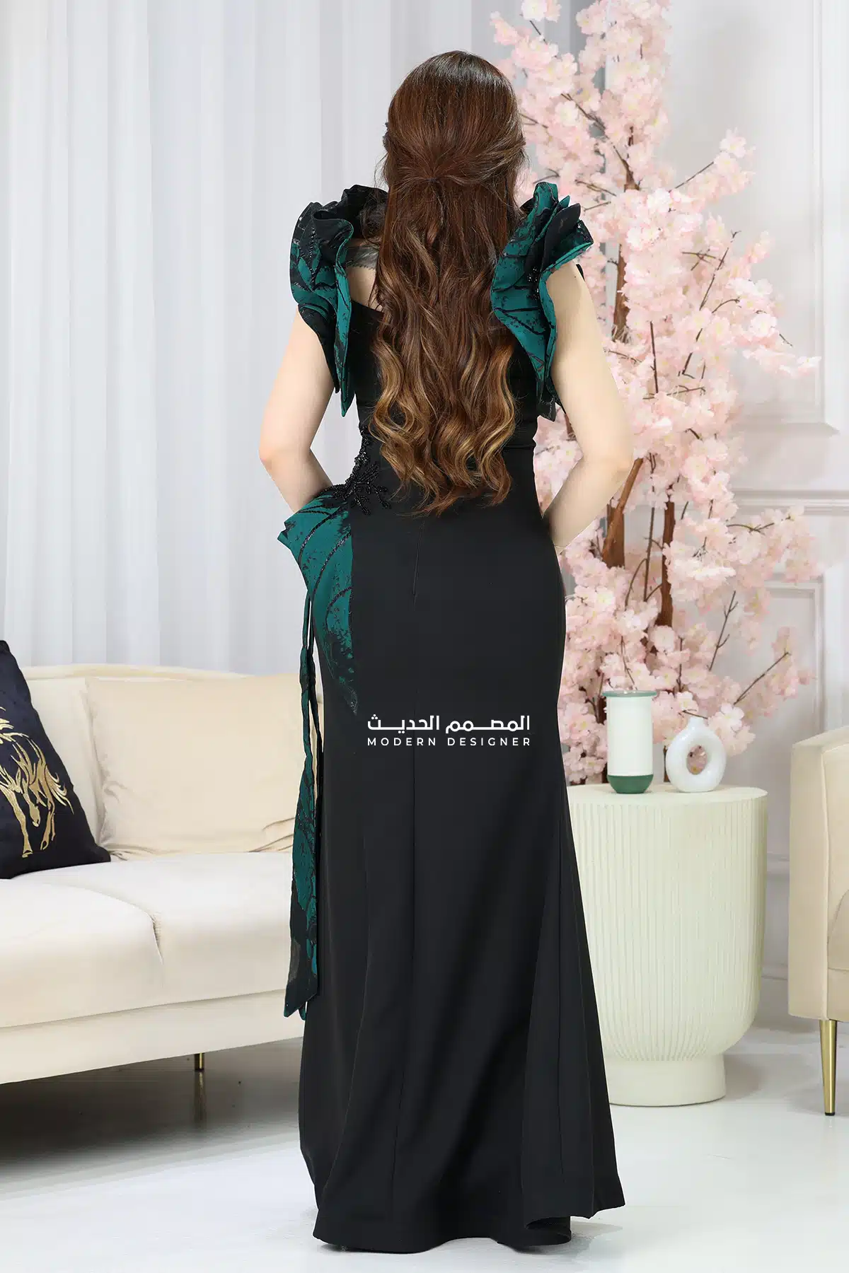 فستان سهرة بتصميم انيق