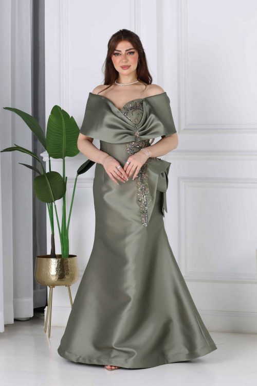 فستان سهرة طويل مطرز