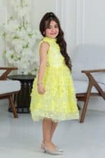 فستان بناتي مطرز ورد