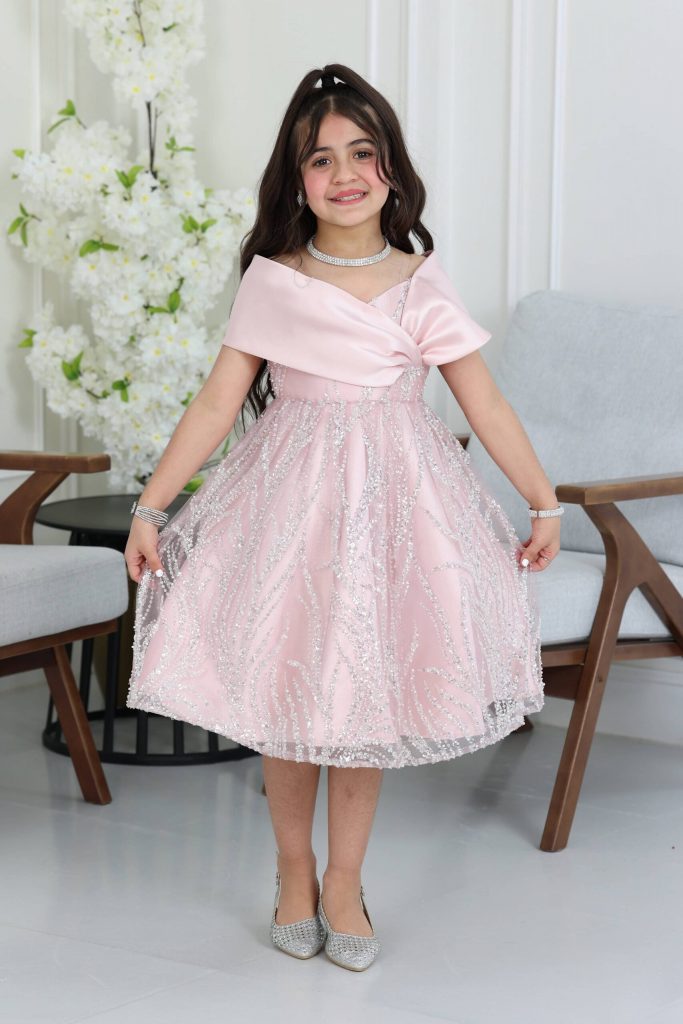 فستان بناتي راقي مطرز