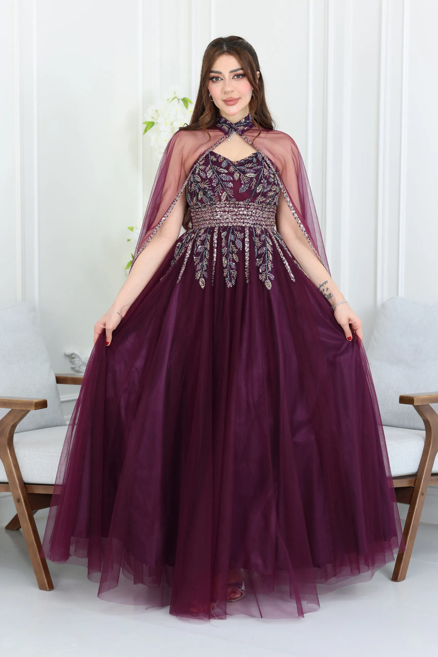 فستان سهرة كاب مطرز فخم