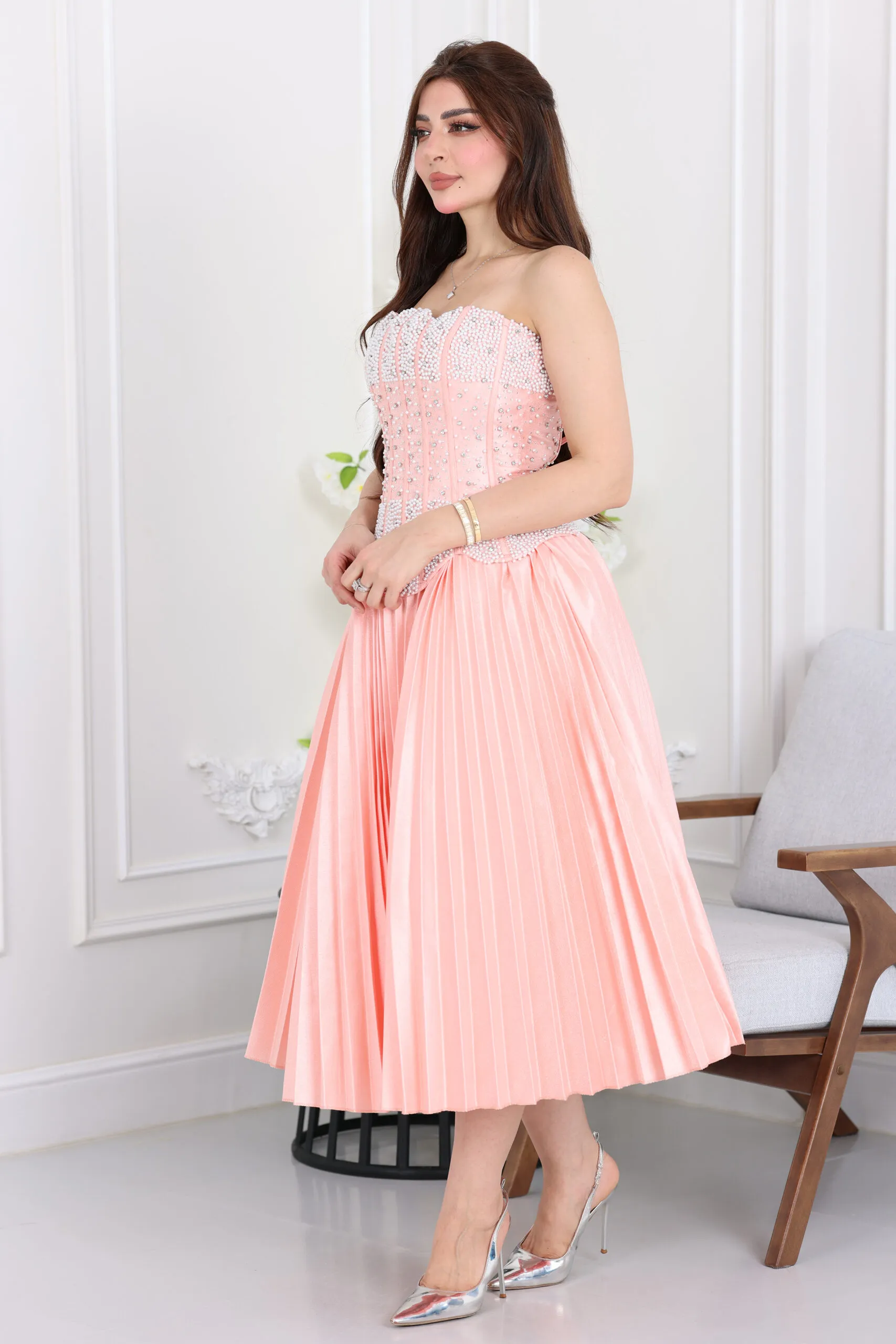 فستان سهرة ميدي مطرز