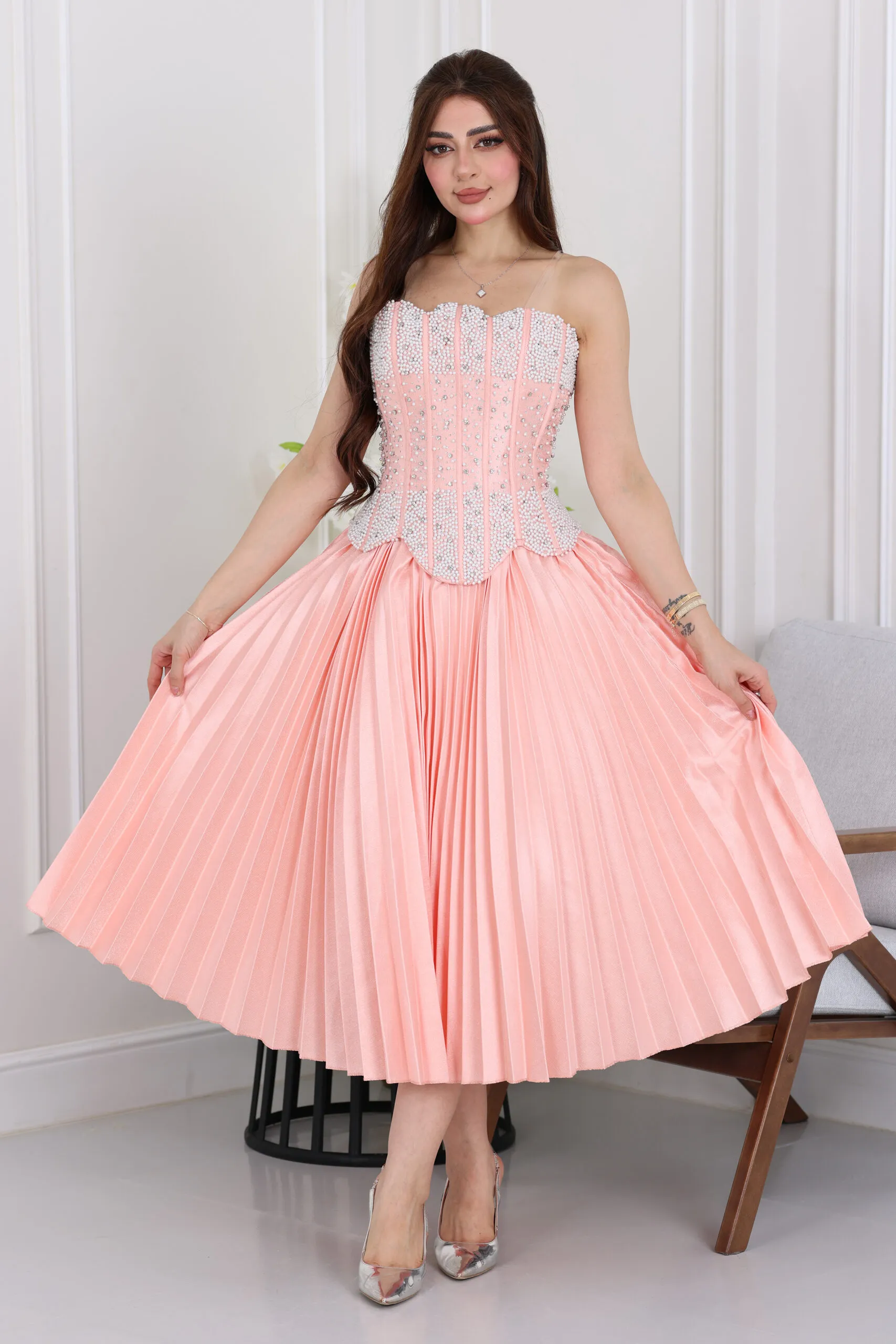 فستان سهرة ميدي مطرز