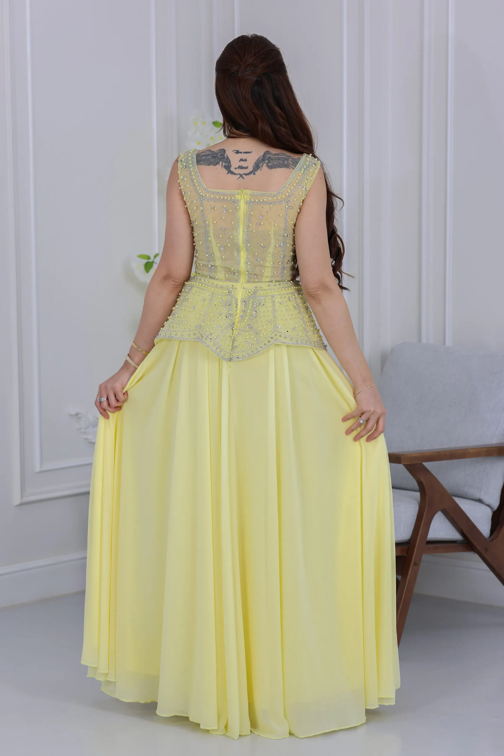 فستان سهرة ملكه فخم