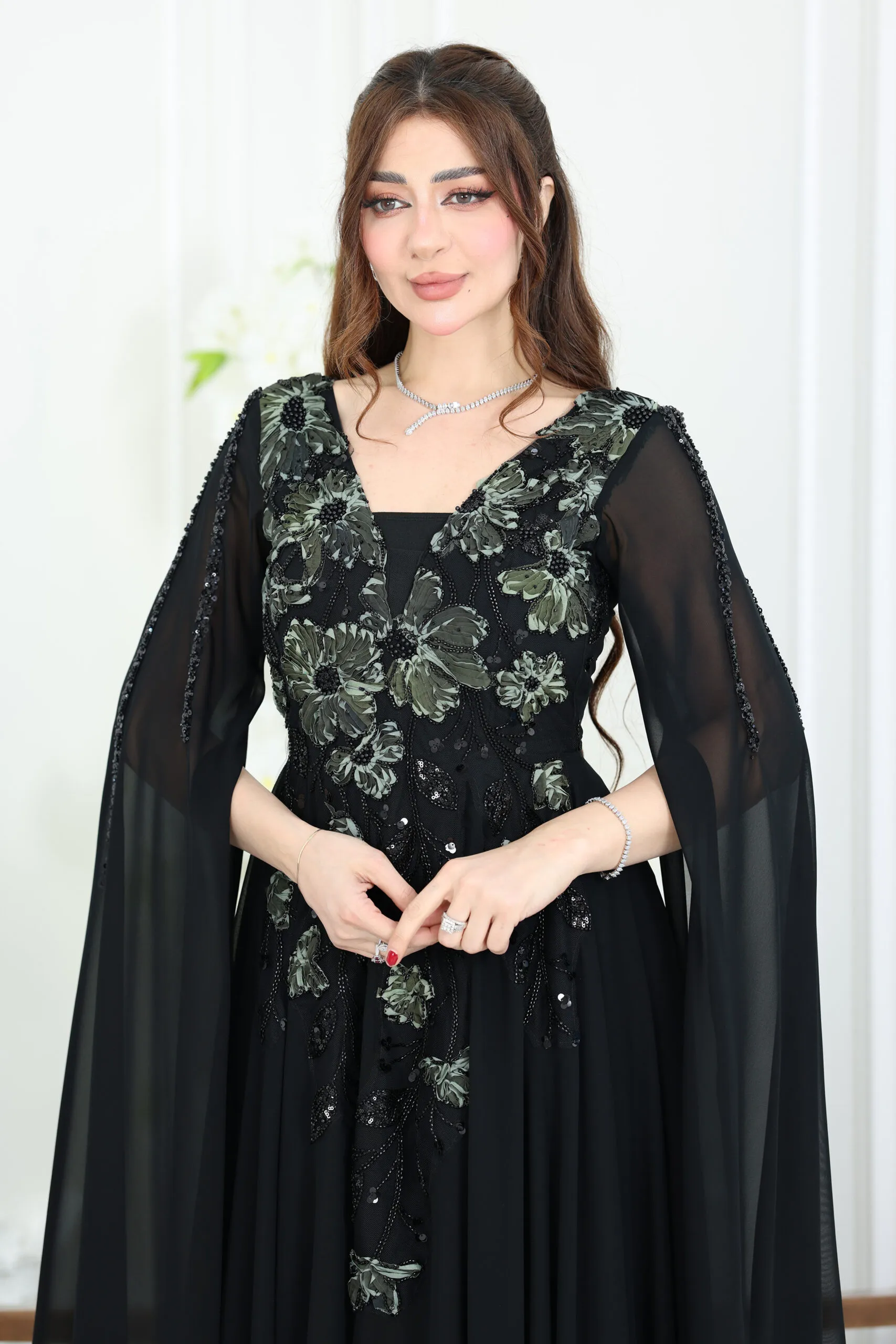 فستان سهرة مطرز راقي