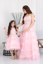 فستان تل مطرز منفوش