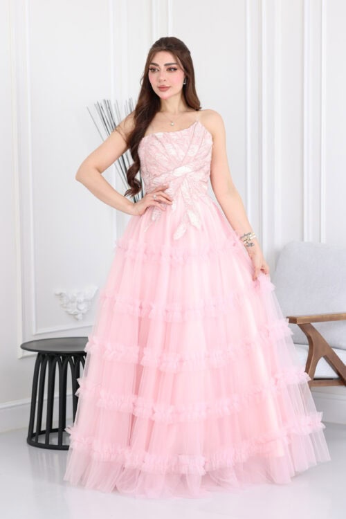 فستان تل مطرز منفوش