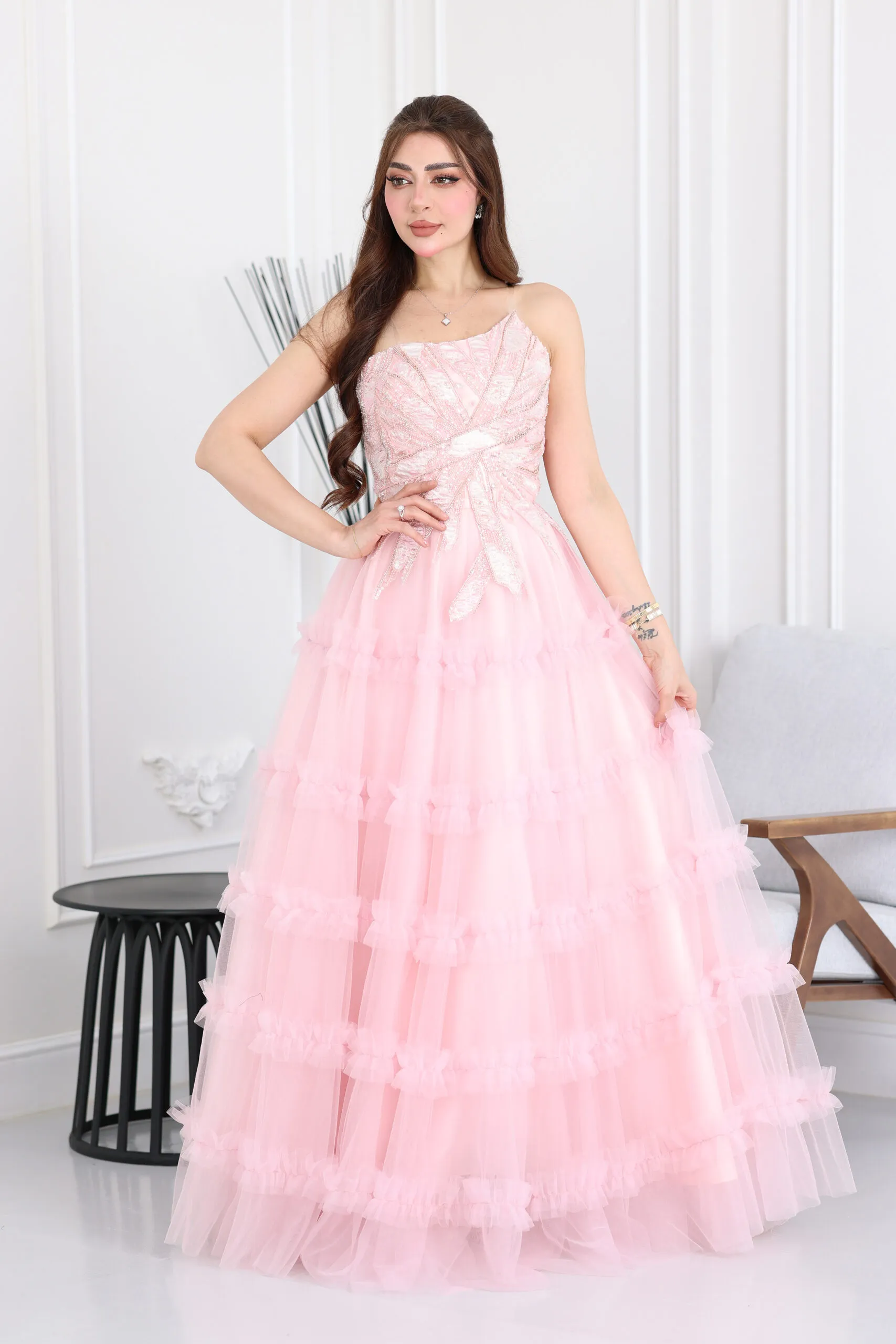 فستان تل مطرز منفوش