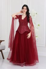 فستان سهرة بتصميم ملكي