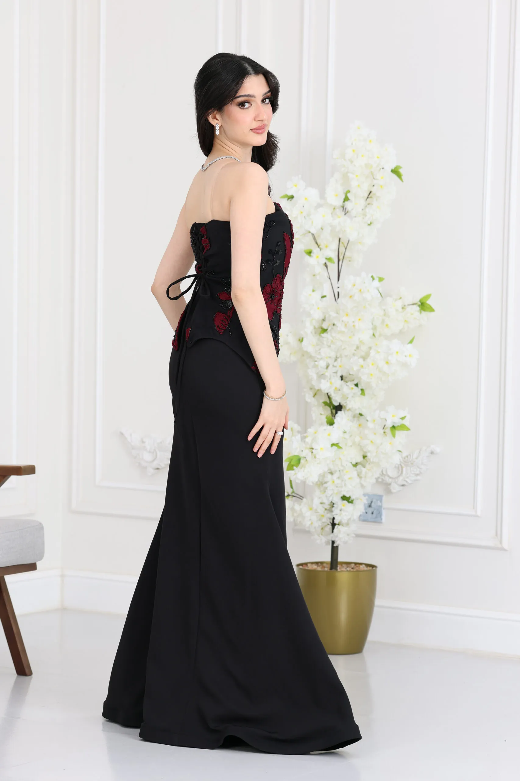 fustan-sahrat-fakhm-mutaraz